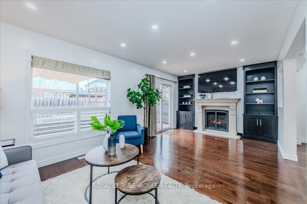 Photo 14 of 65 Colton Circle, Kitchener — HOMEH