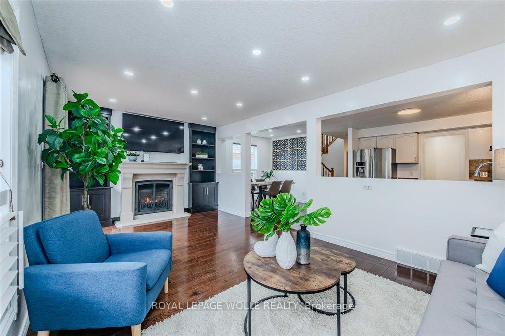 Photo 15 of 65 Colton Circle, Kitchener — HOMEH