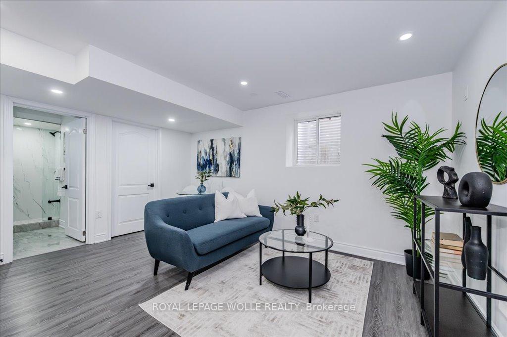 Photo 31 of 65 Colton Circle, Kitchener — HOMEH