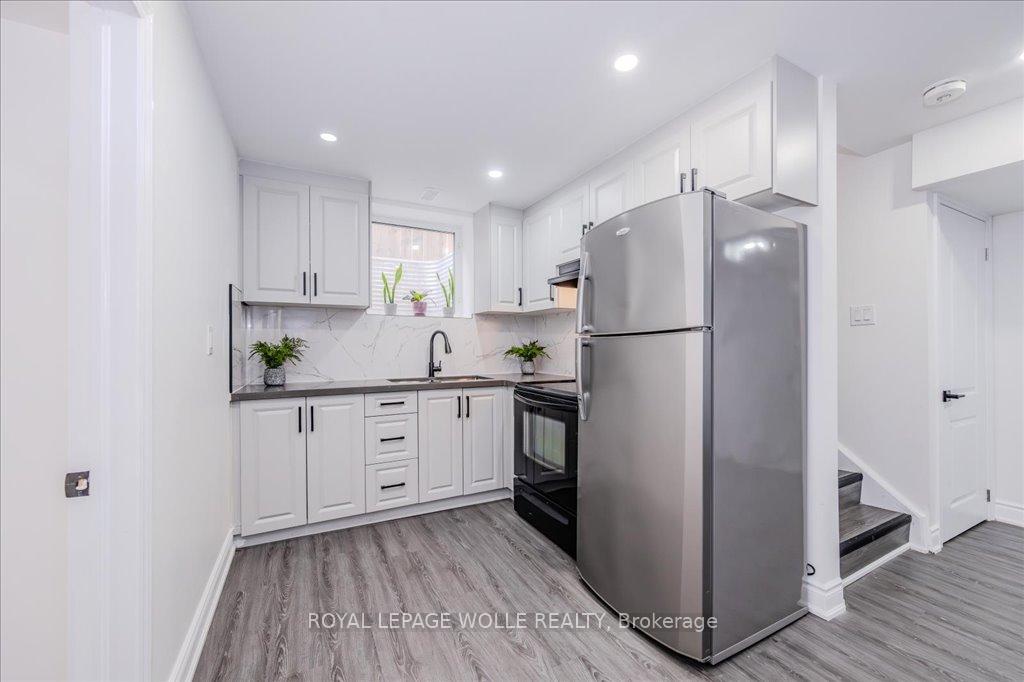 Photo 33 of 65 Colton Circle, Kitchener — HOMEH