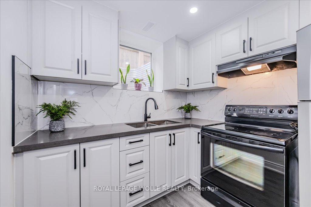 Photo 34 of 65 Colton Circle, Kitchener — HOMEH