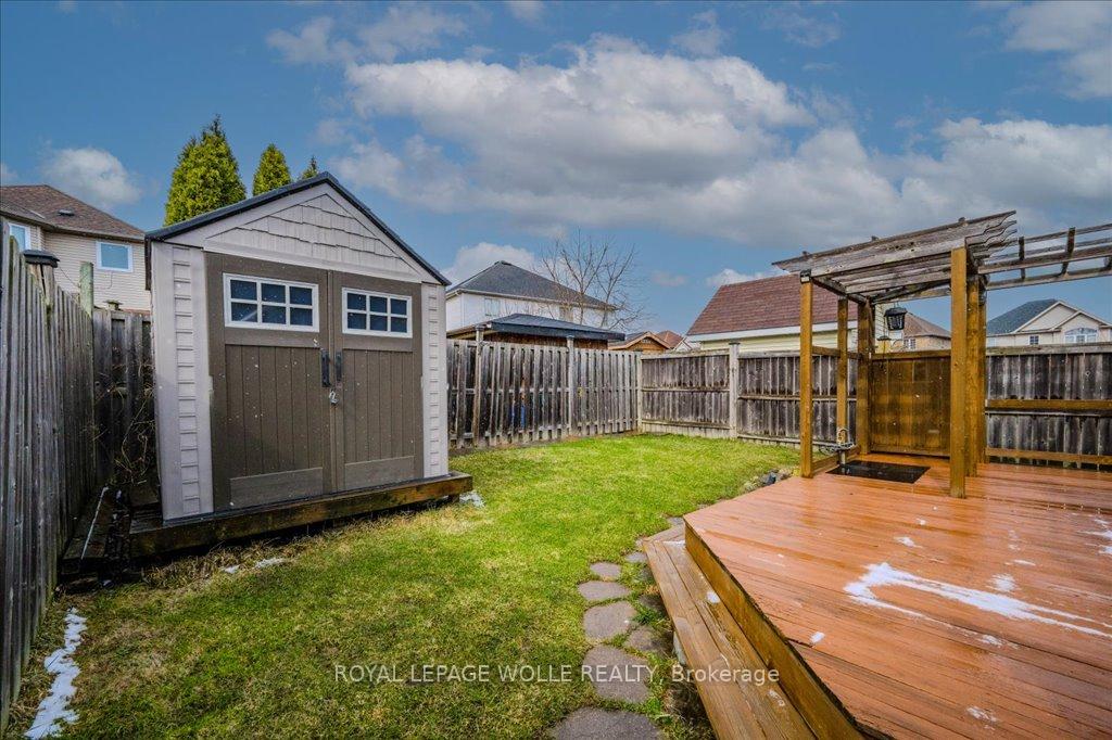 Photo 43 of 65 Colton Circle, Kitchener — HOMEH