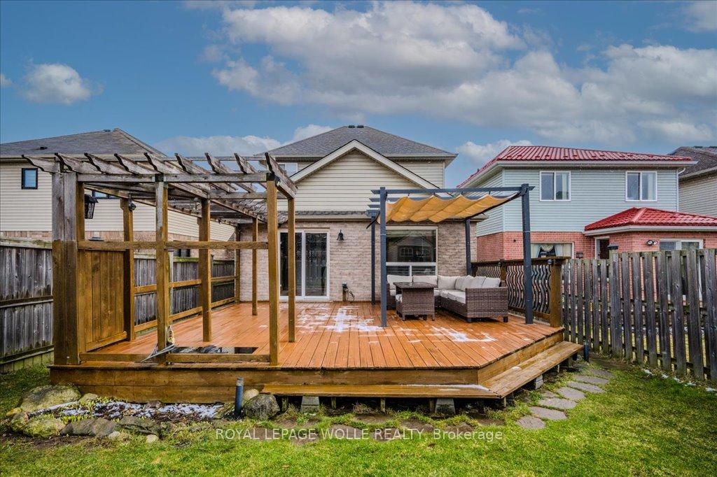 Photo 46 of 65 Colton Circle, Kitchener — HOMEH