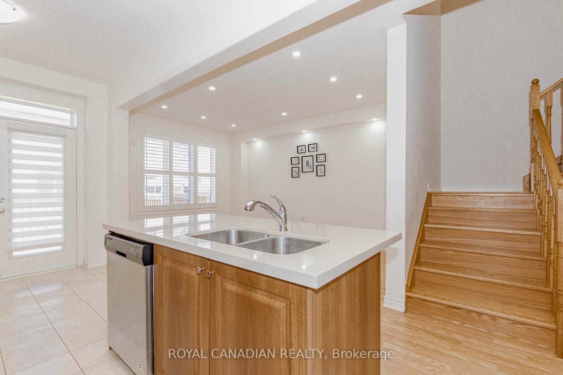 Photo 12 of 1533 Carr Landing, Milton, Ford — HOMEH