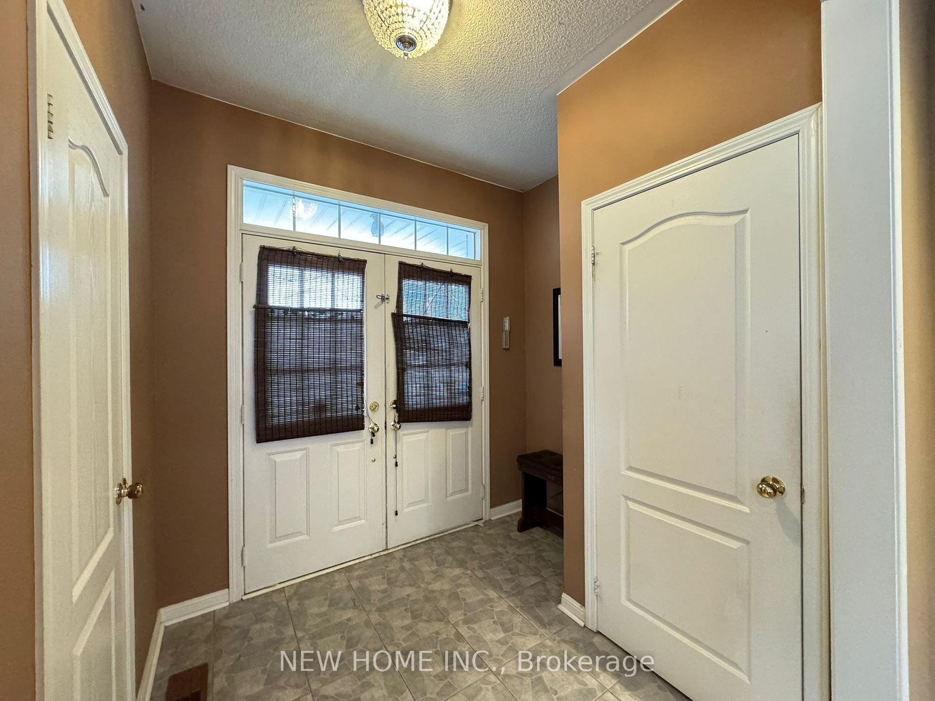 Photo 2 of 23 Briarcrest Drive, Markham, Berczy — HOMEH