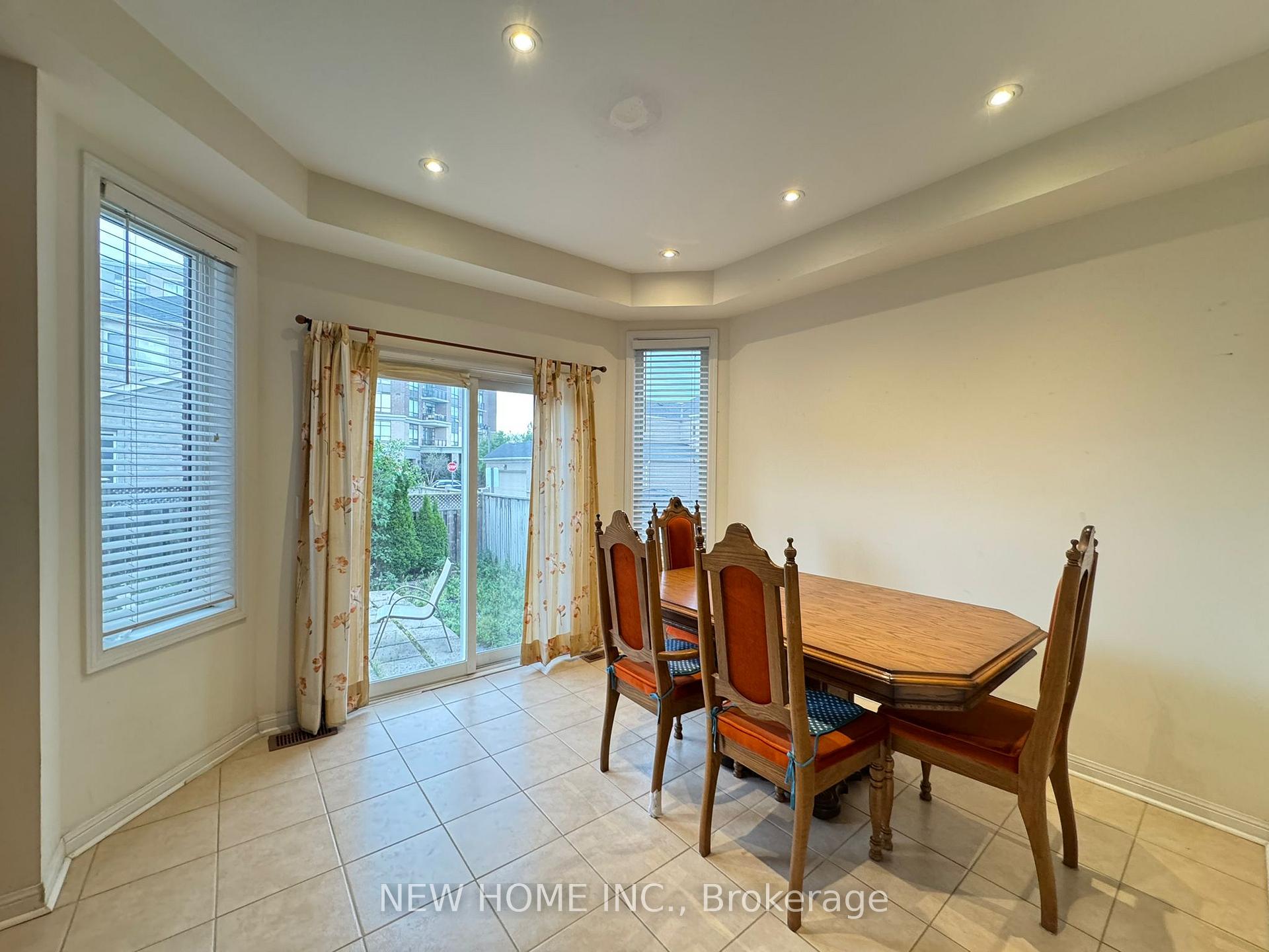 Photo 3 of 23 Briarcrest Drive, Markham, Berczy — HOMEH