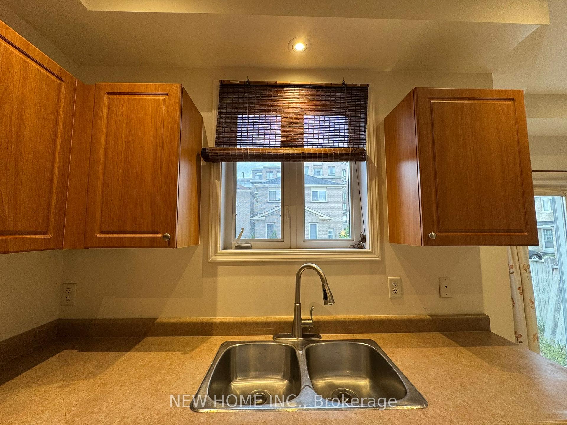 Photo 7 of 23 Briarcrest Drive, Markham, Berczy — HOMEH