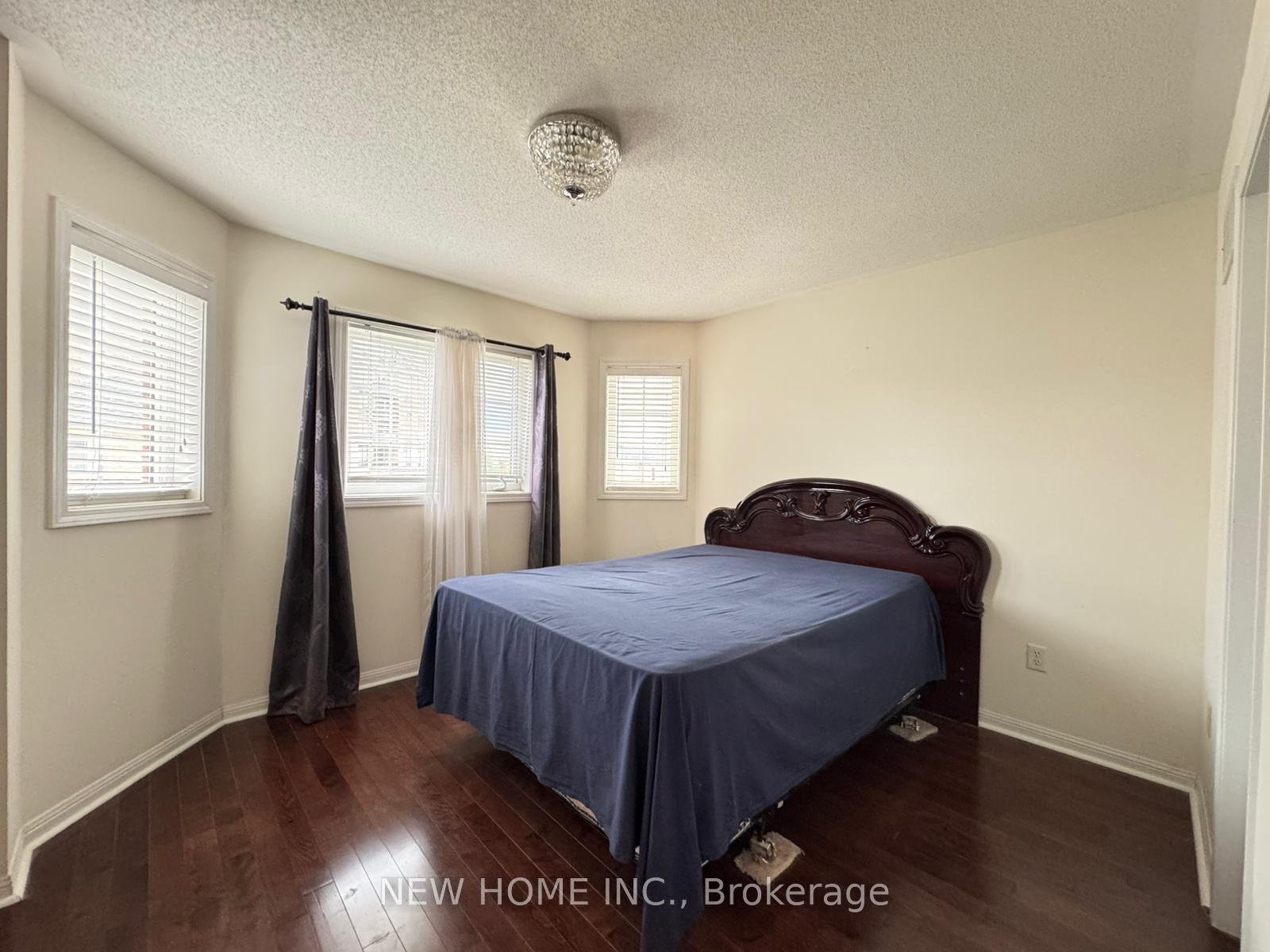 Photo 9 of 23 Briarcrest Drive, Markham, Berczy — HOMEH