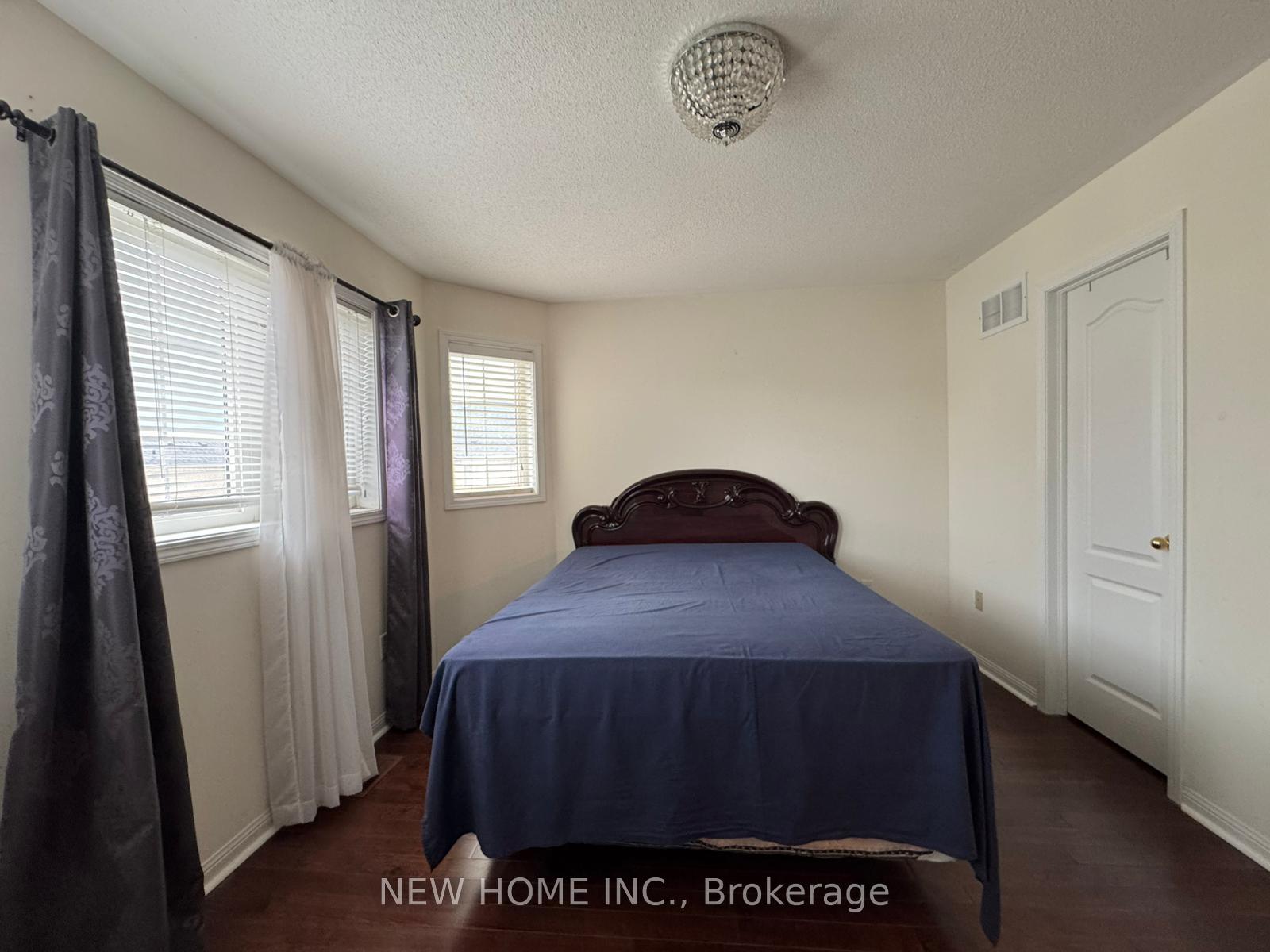 Photo 10 of 23 Briarcrest Drive, Markham, Berczy — HOMEH