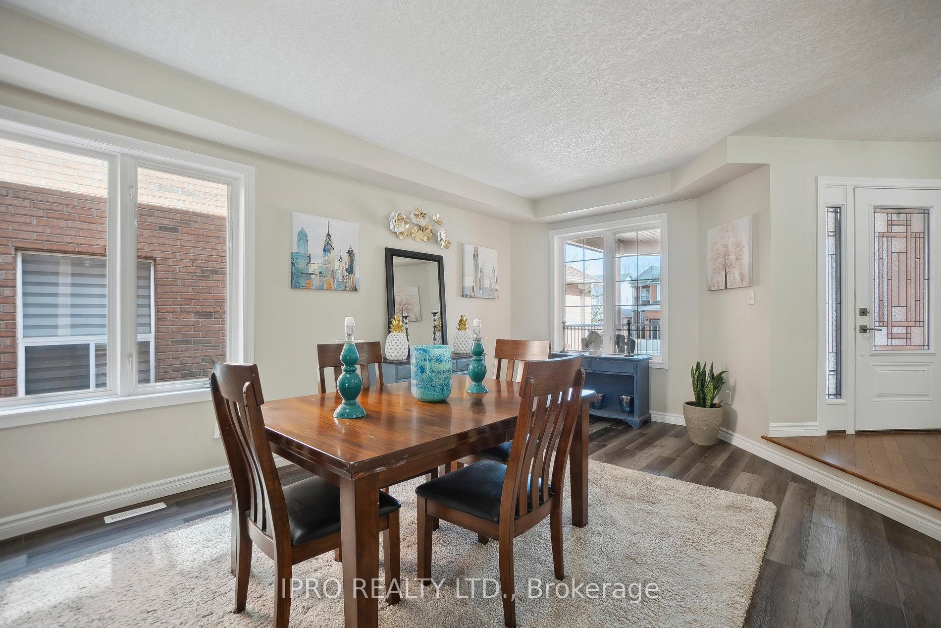 Photo 11 of 111 Autumn Ridge Trail, Kitchener — HOMEH