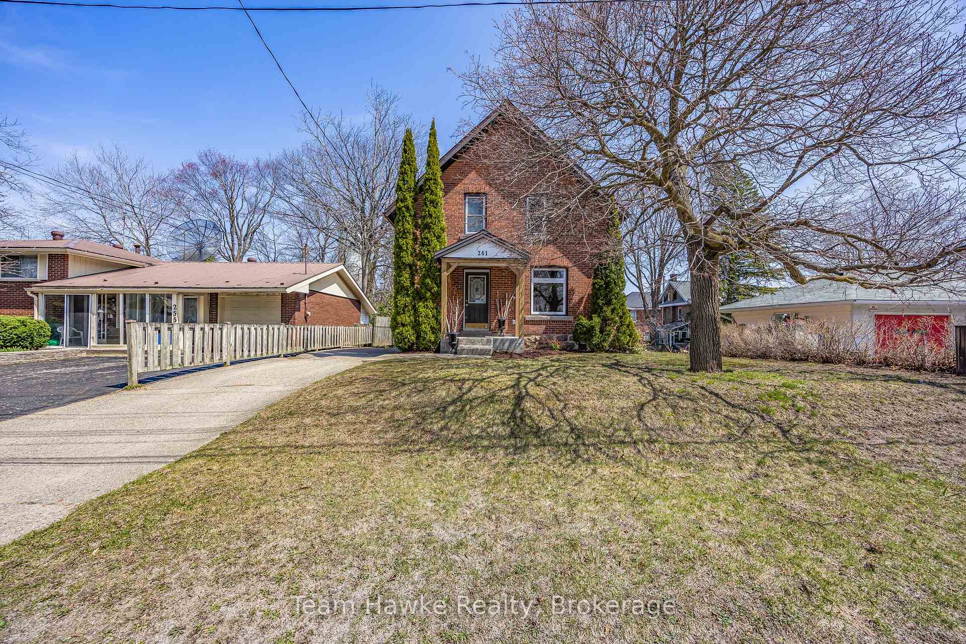 Photo 2 of 261 Eighth Street, Midland — HOMEH