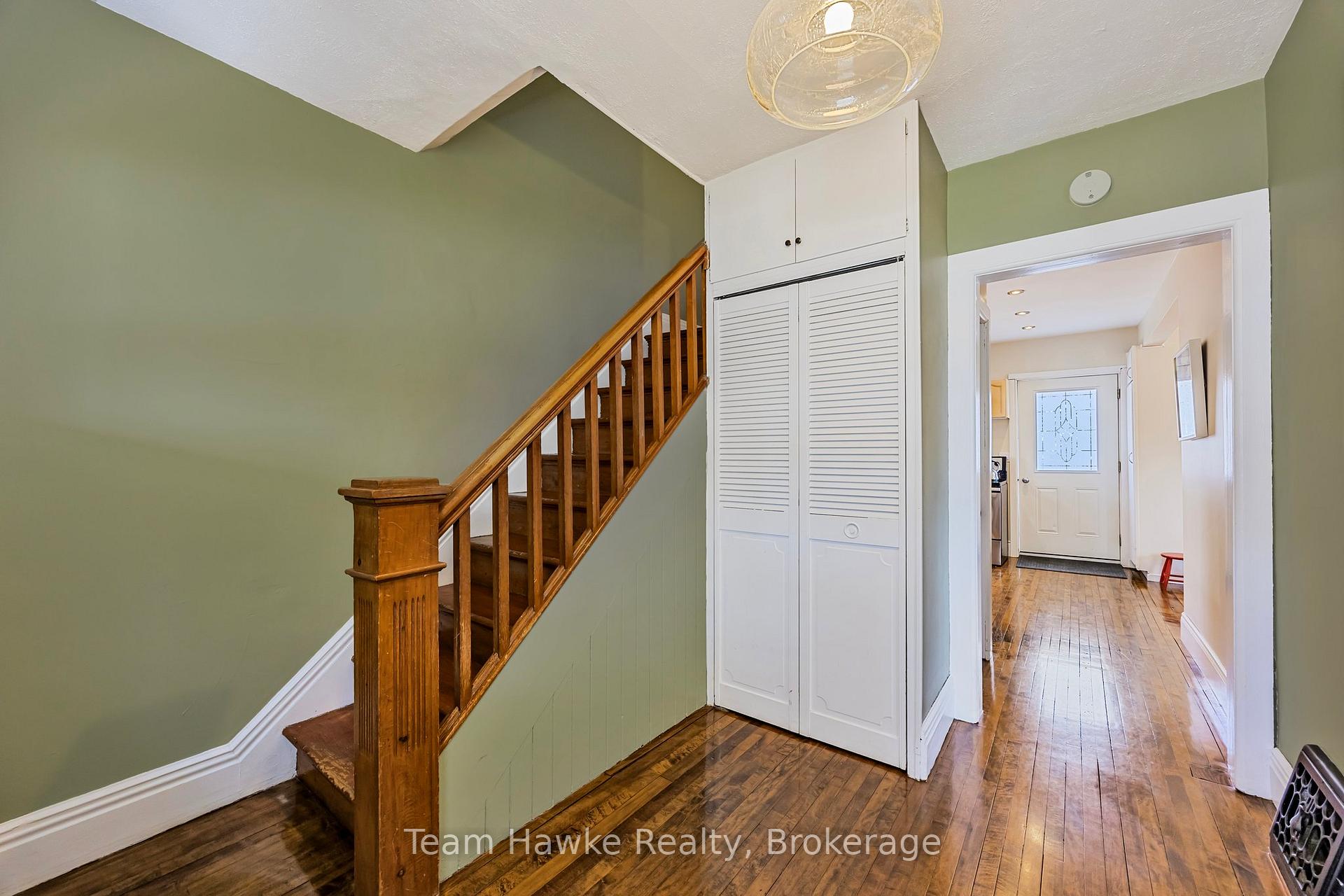 Photo 6 of 261 Eighth Street, Midland — HOMEH