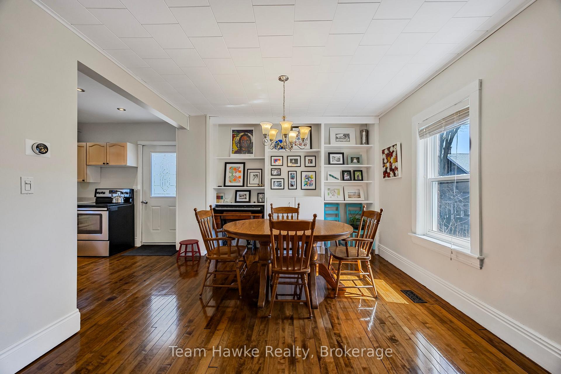 Photo 12 of 261 Eighth Street, Midland — HOMEH