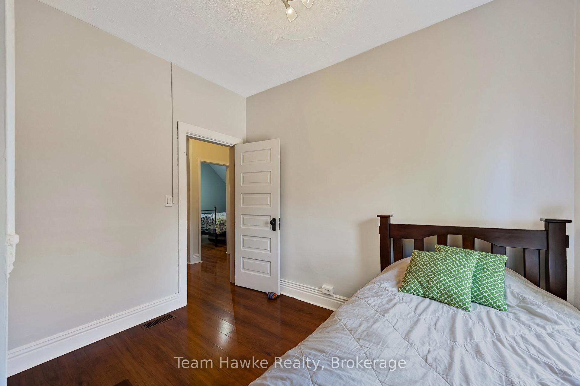 Photo 24 of 261 Eighth Street, Midland — HOMEH