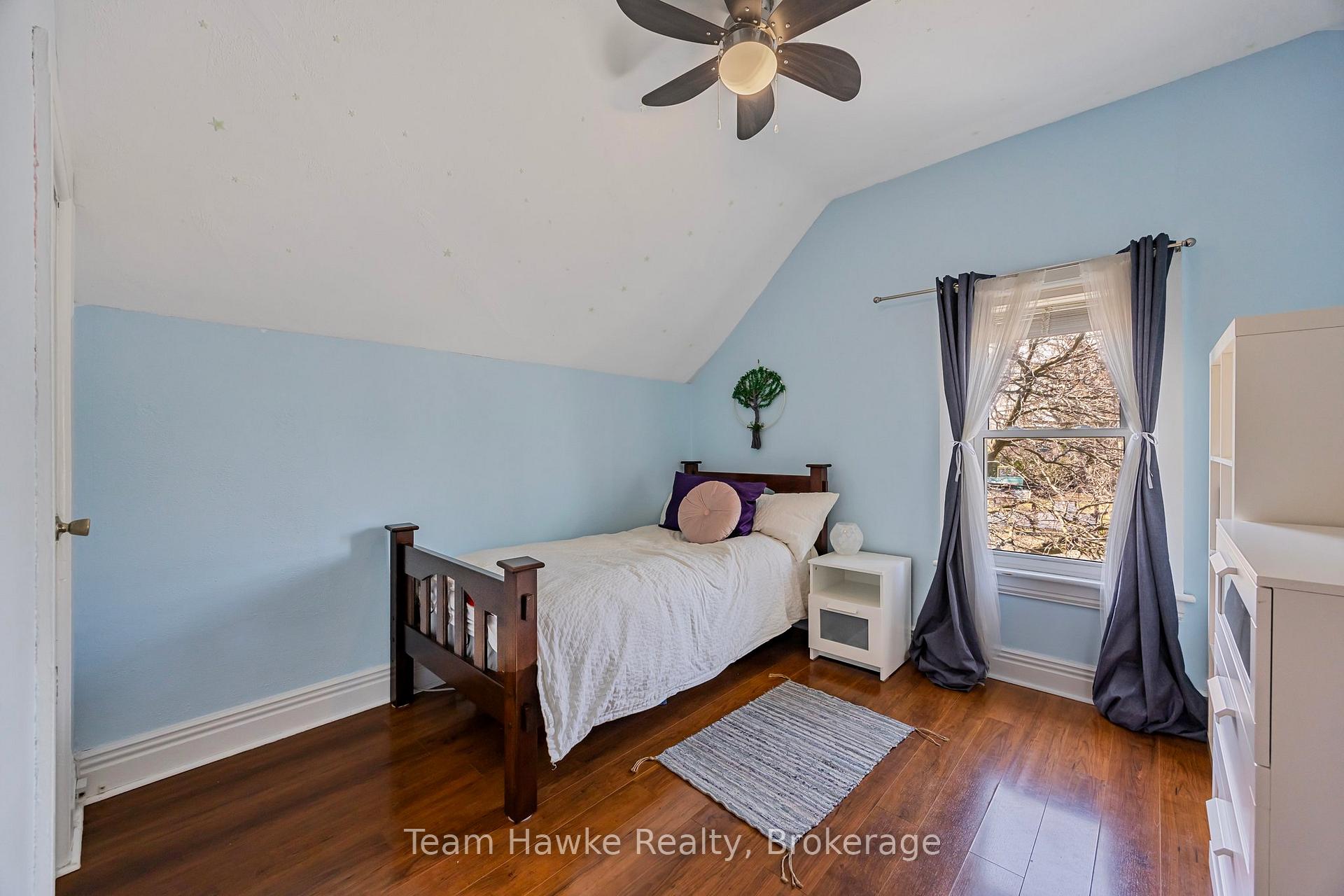 Photo 25 of 261 Eighth Street, Midland — HOMEH