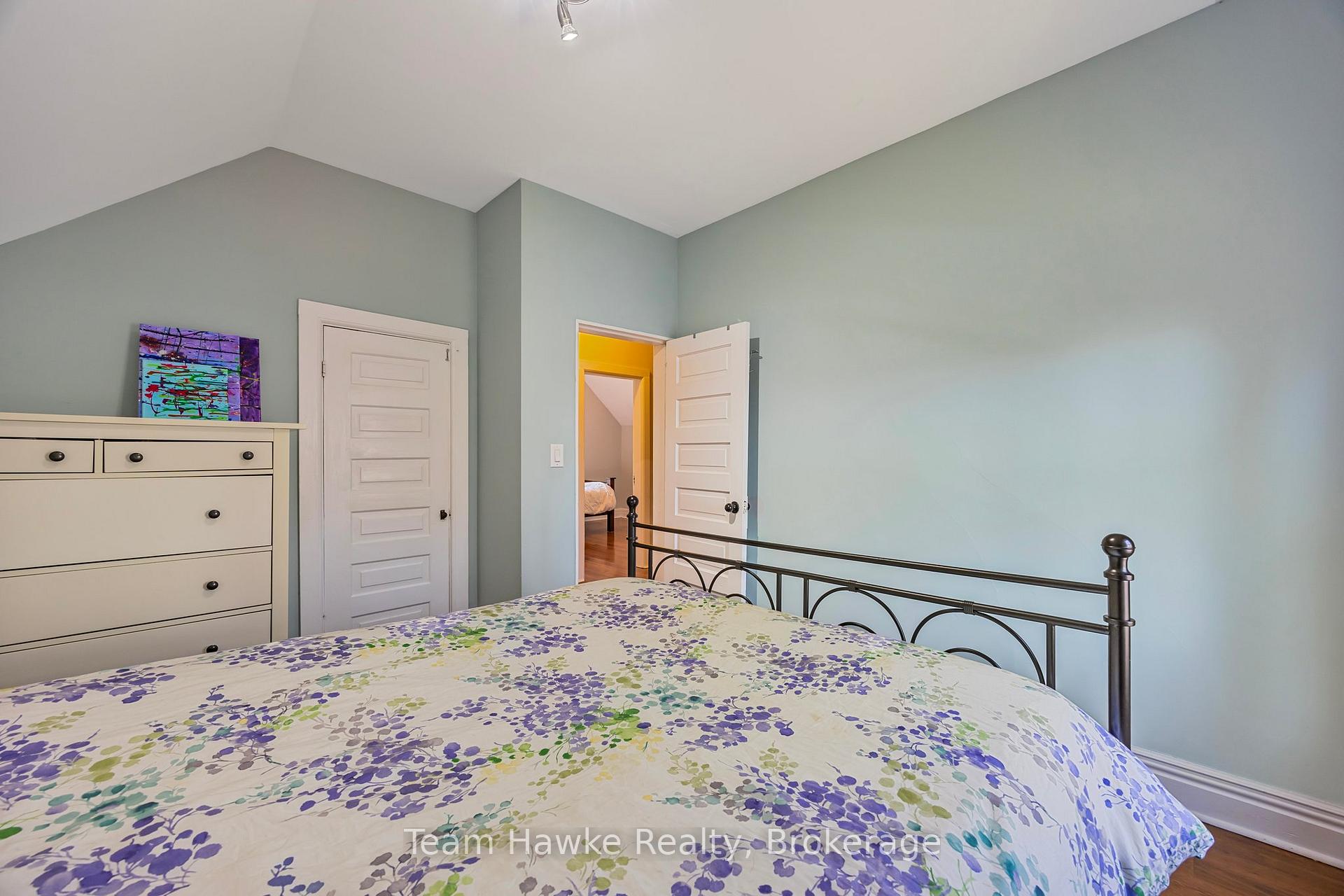 Photo 28 of 261 Eighth Street, Midland — HOMEH