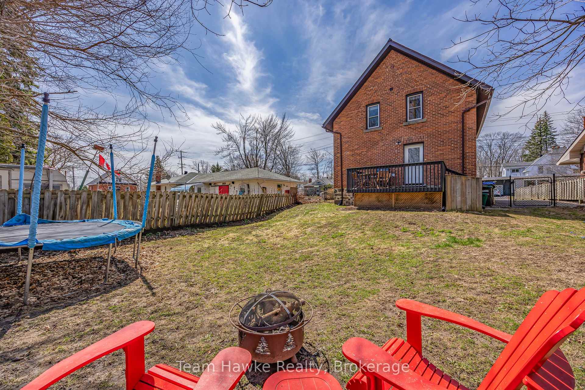 Photo 34 of 261 Eighth Street, Midland — HOMEH