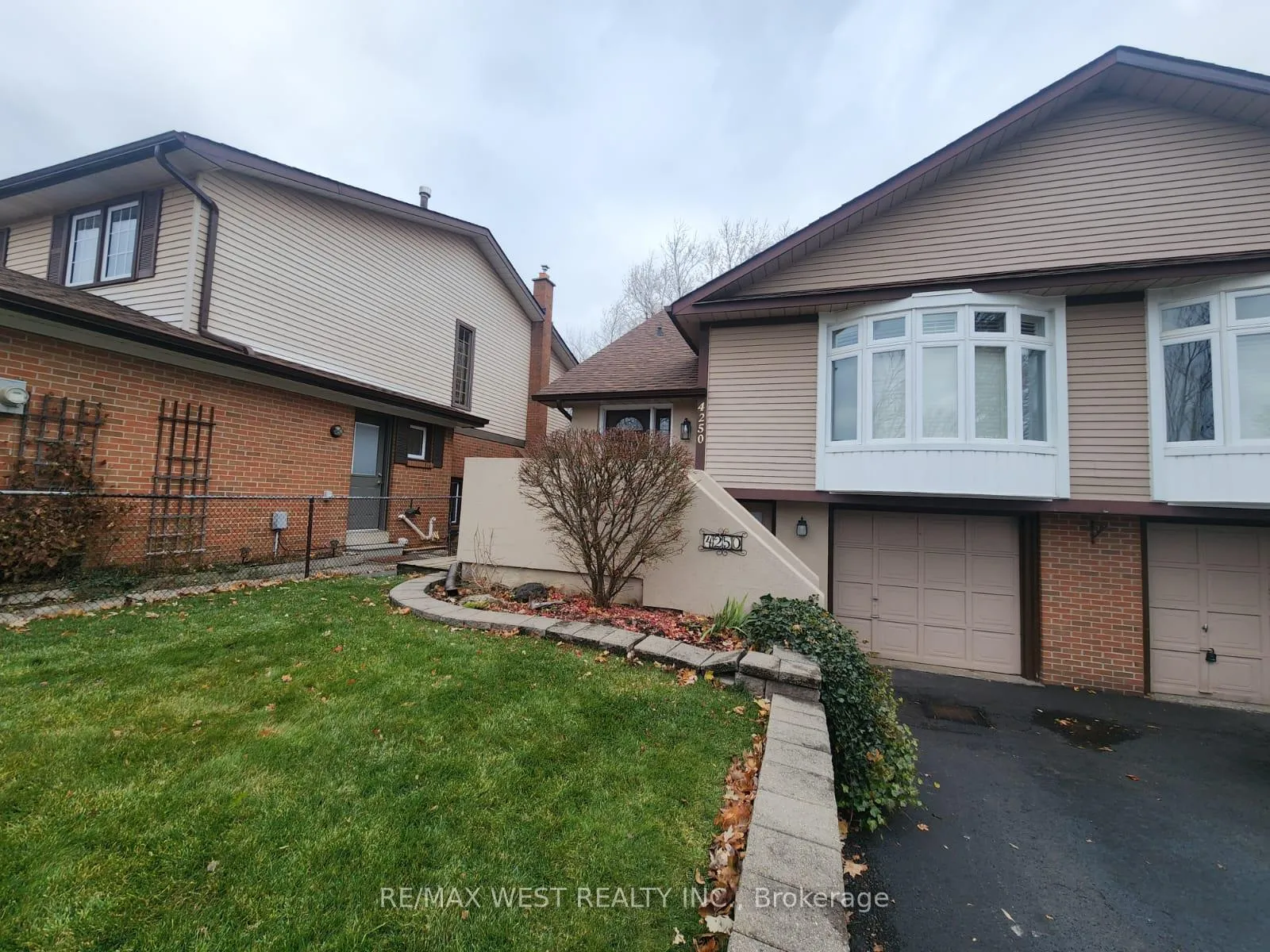 Front of Unit Basement, 4250 Jefton Crescent