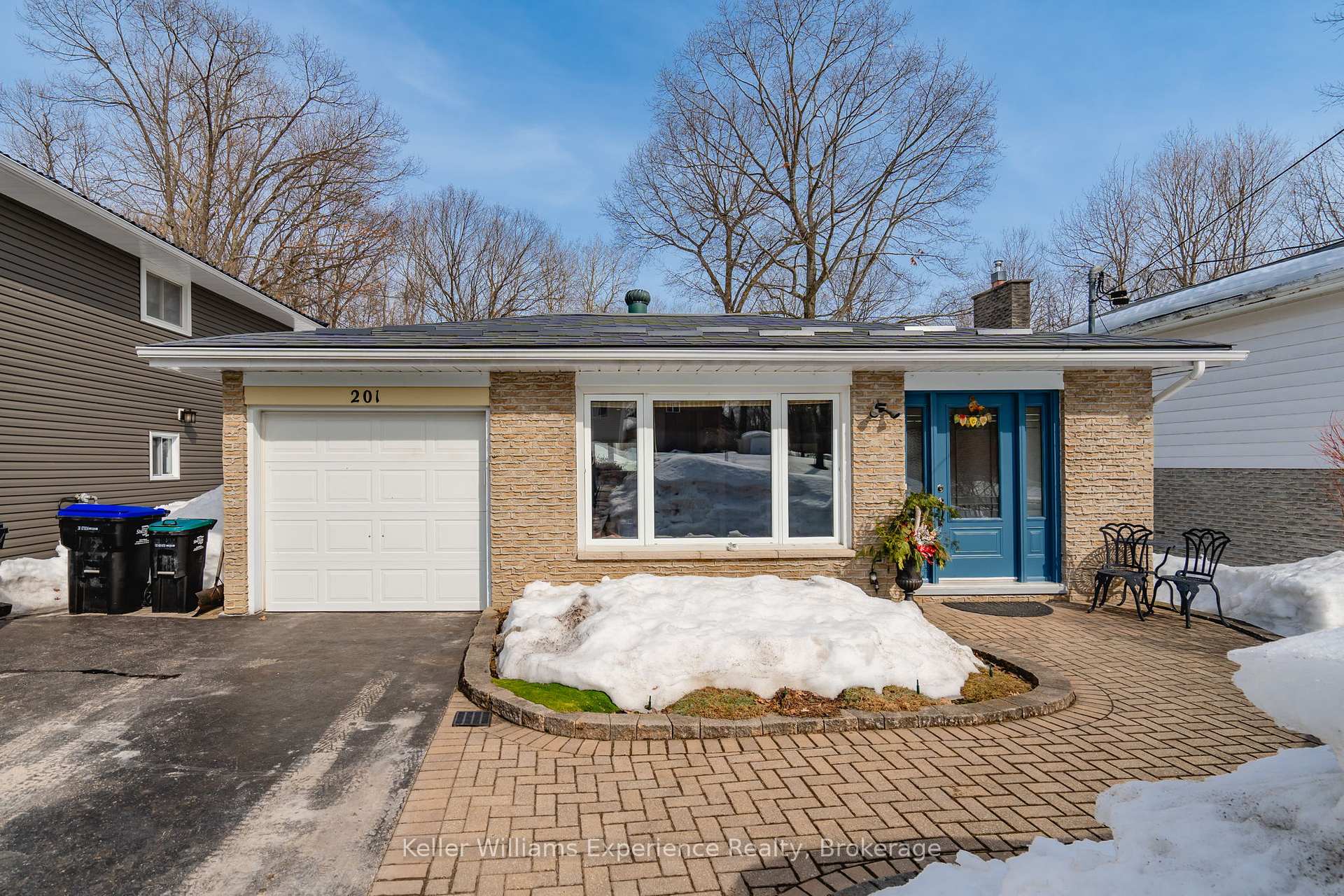 Front of 201 Bayfield Avenue