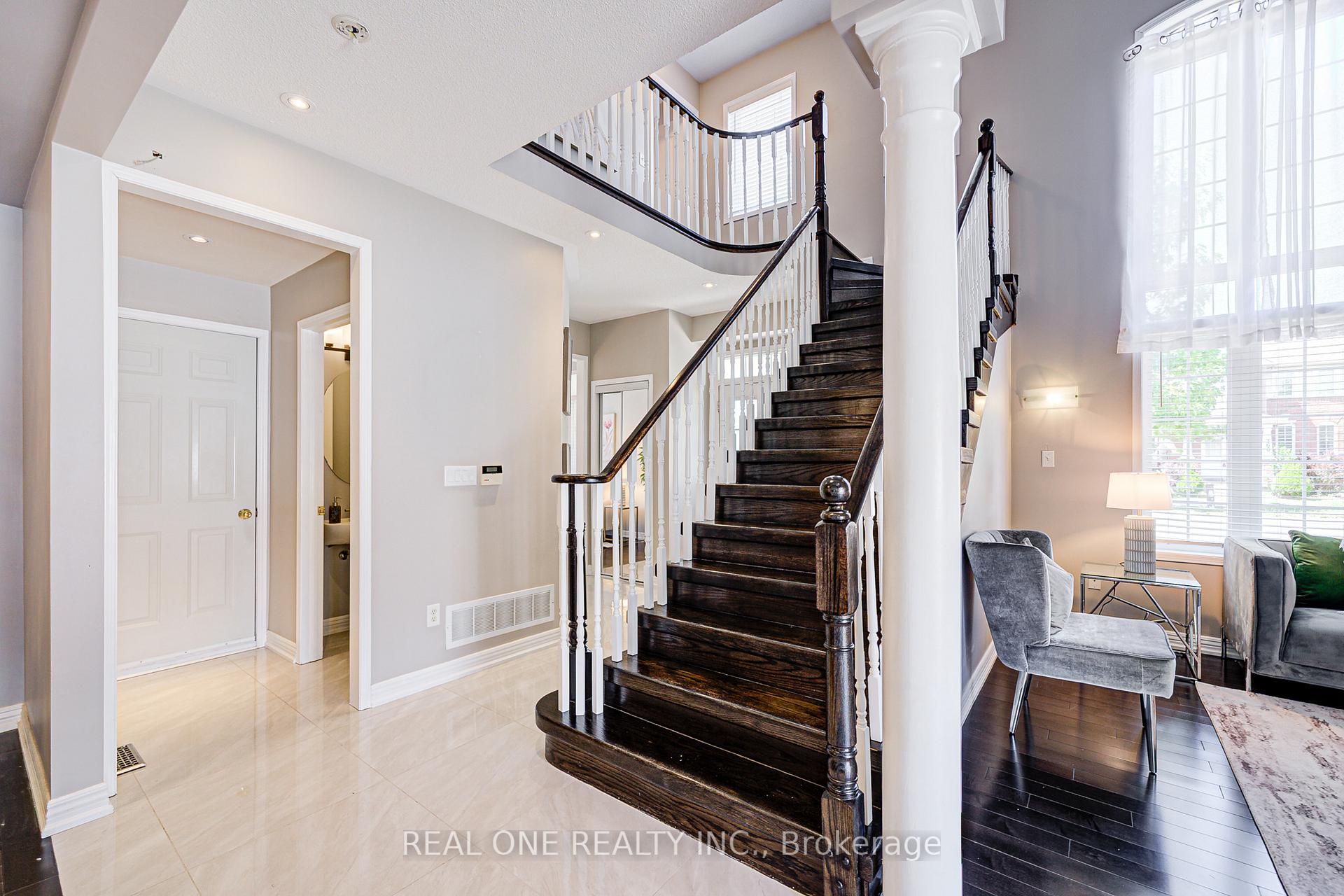 Photo 6 of 35 Ridgecrest Road, Markham, Berczy — HOMEH