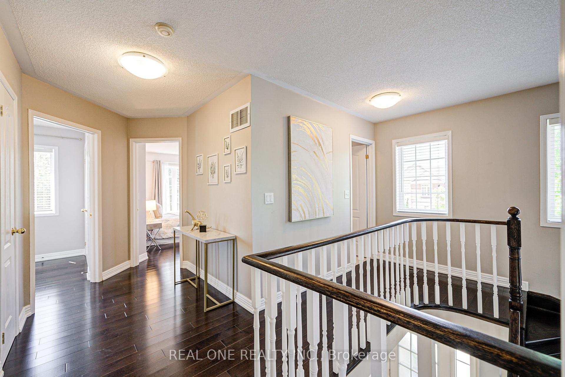 Photo 18 of 35 Ridgecrest Road, Markham, Berczy — HOMEH