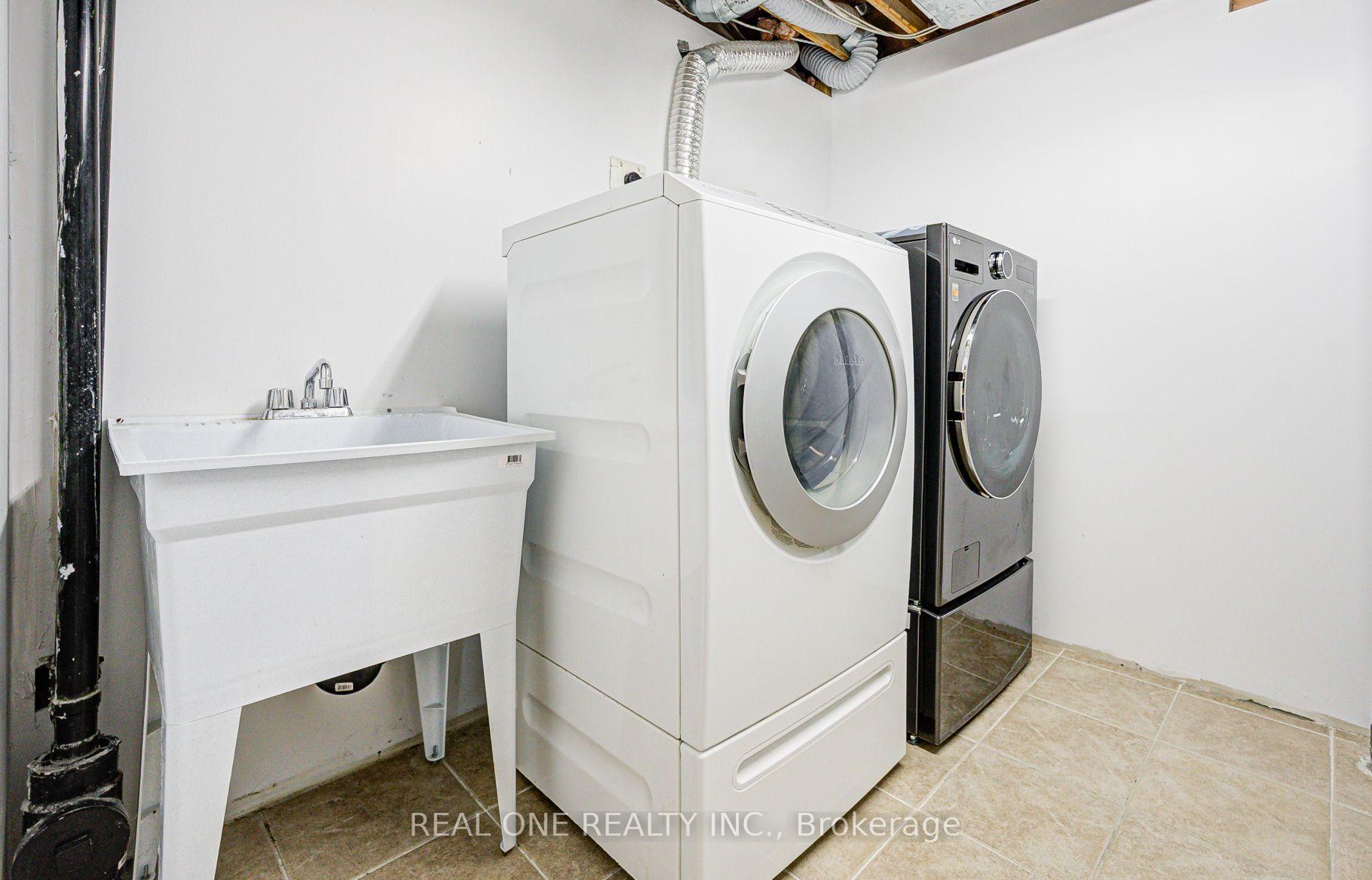 Photo 37 of 35 Ridgecrest Road, Markham, Berczy — HOMEH