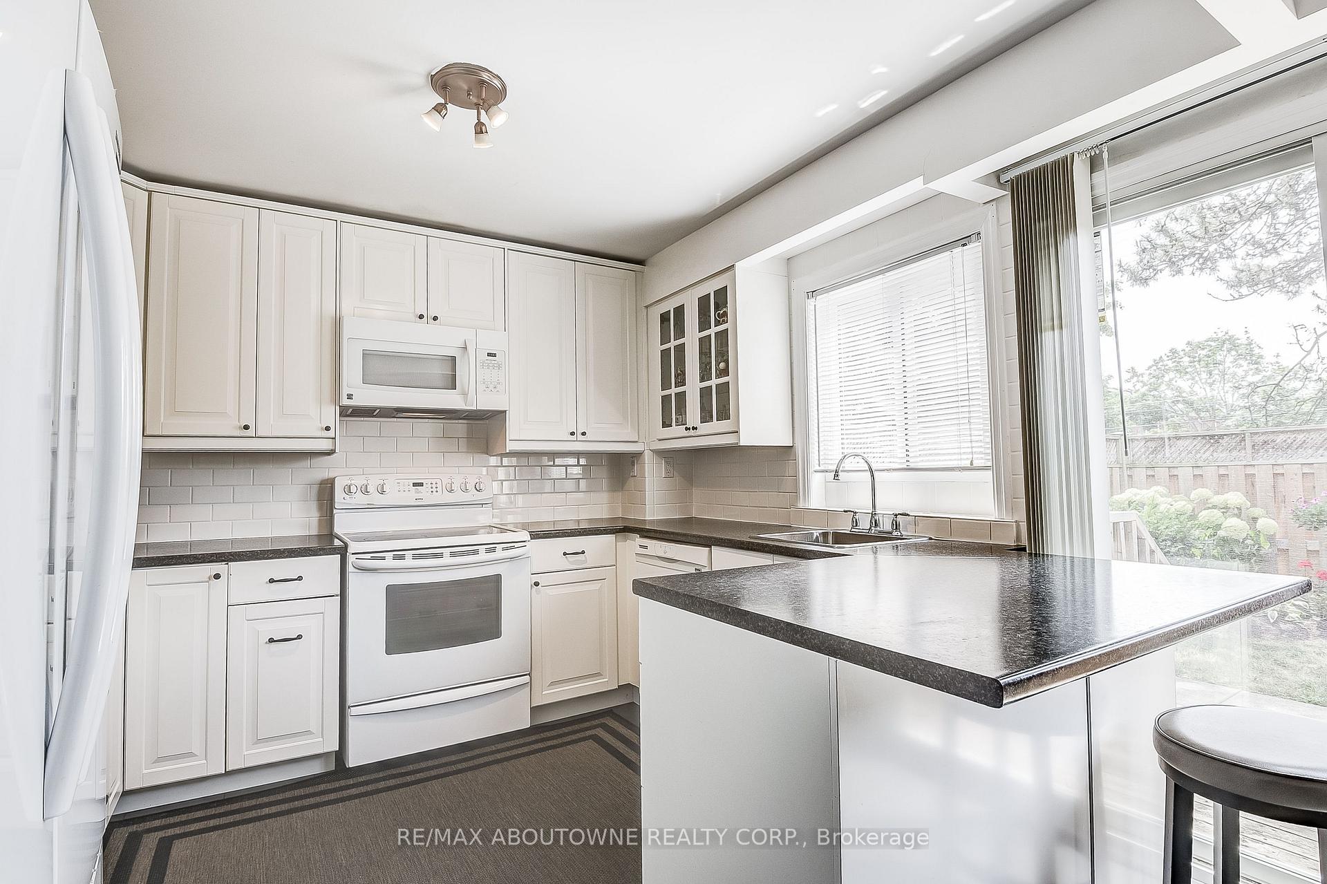 Photo 3 of Unit 69, 235 Bronte Street S, Milton, Old Milton — HOMEH