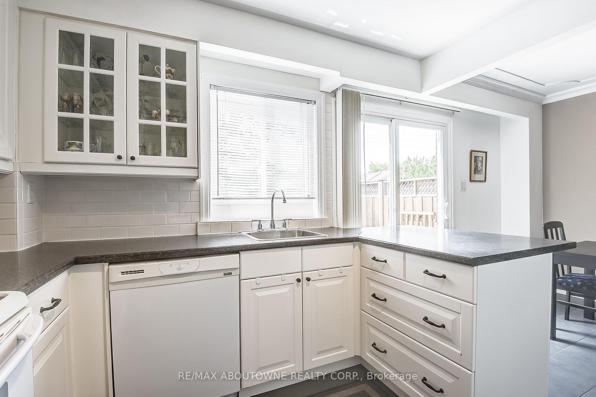 Photo 4 of Unit 69, 235 Bronte Street S, Milton, Old Milton — HOMEH