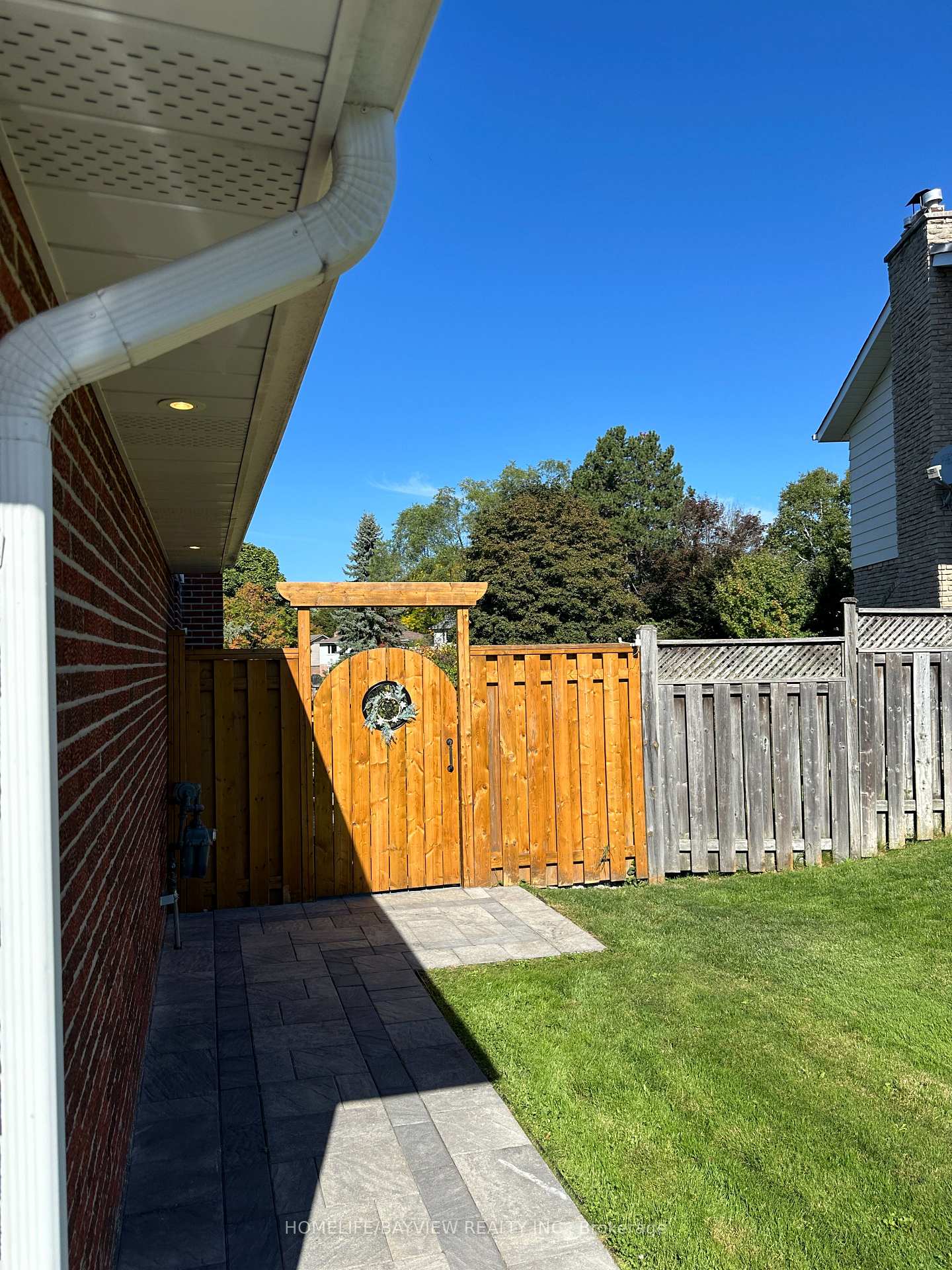 Photo 2 of 57 Thorny Brae (BASEMENT) Drive, Markham, Royal Orchard — HOMEH
