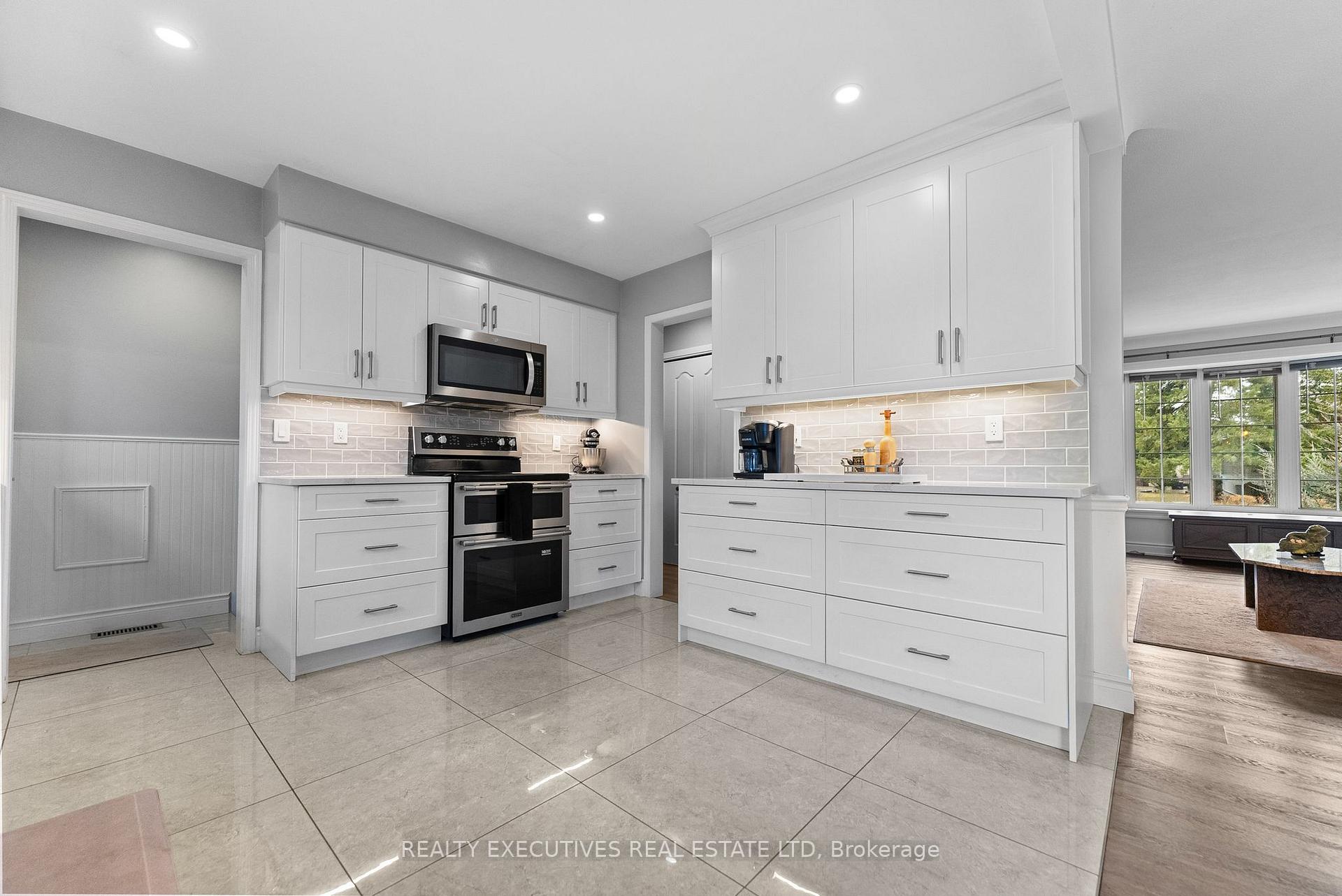 Photo 18 of 761 Sussex Boulevard, Kingston, South of Taylor-Kidd Blvd — HOMEH