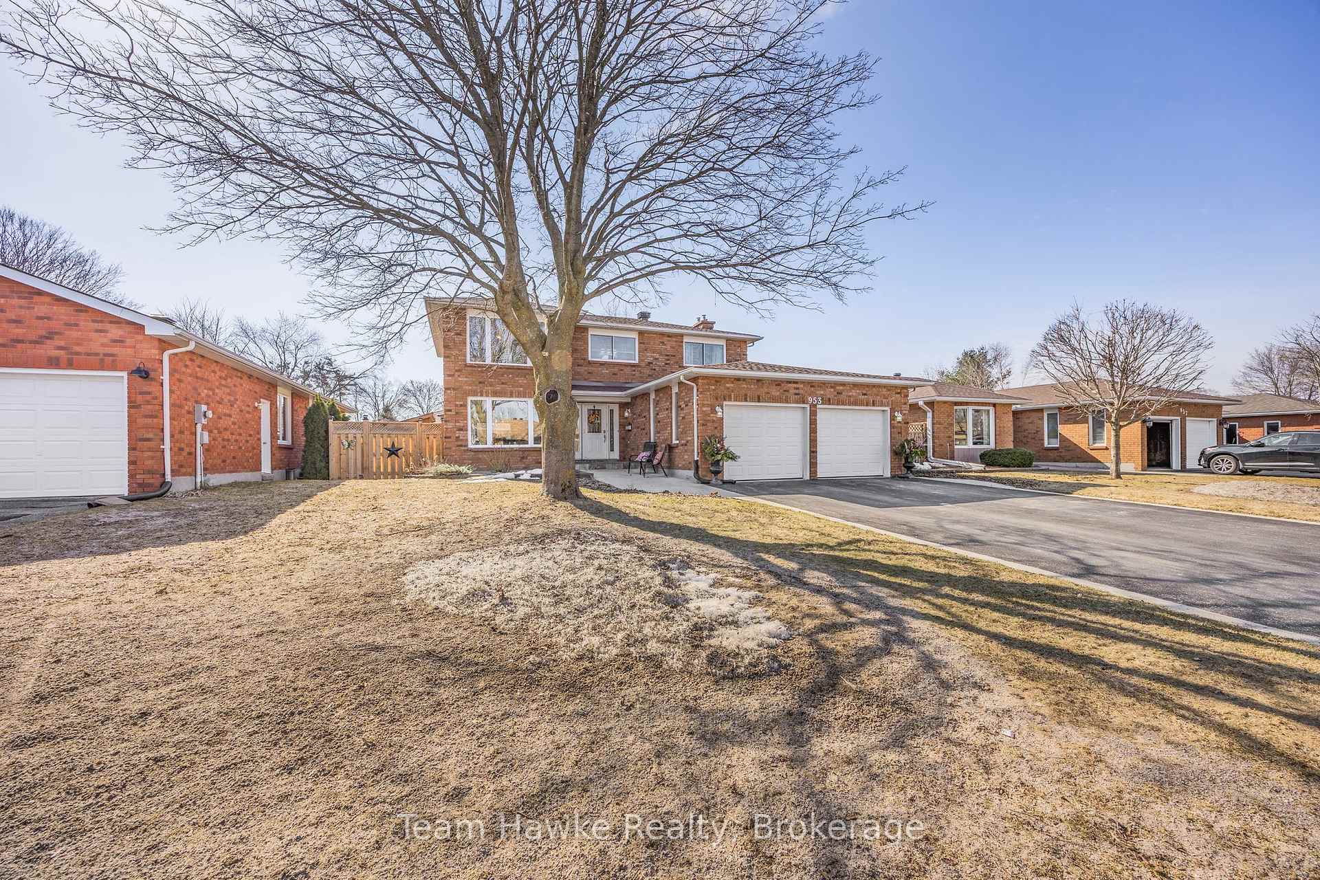 Photo 3 of 953 Playfair Road, Midland — HOMEH