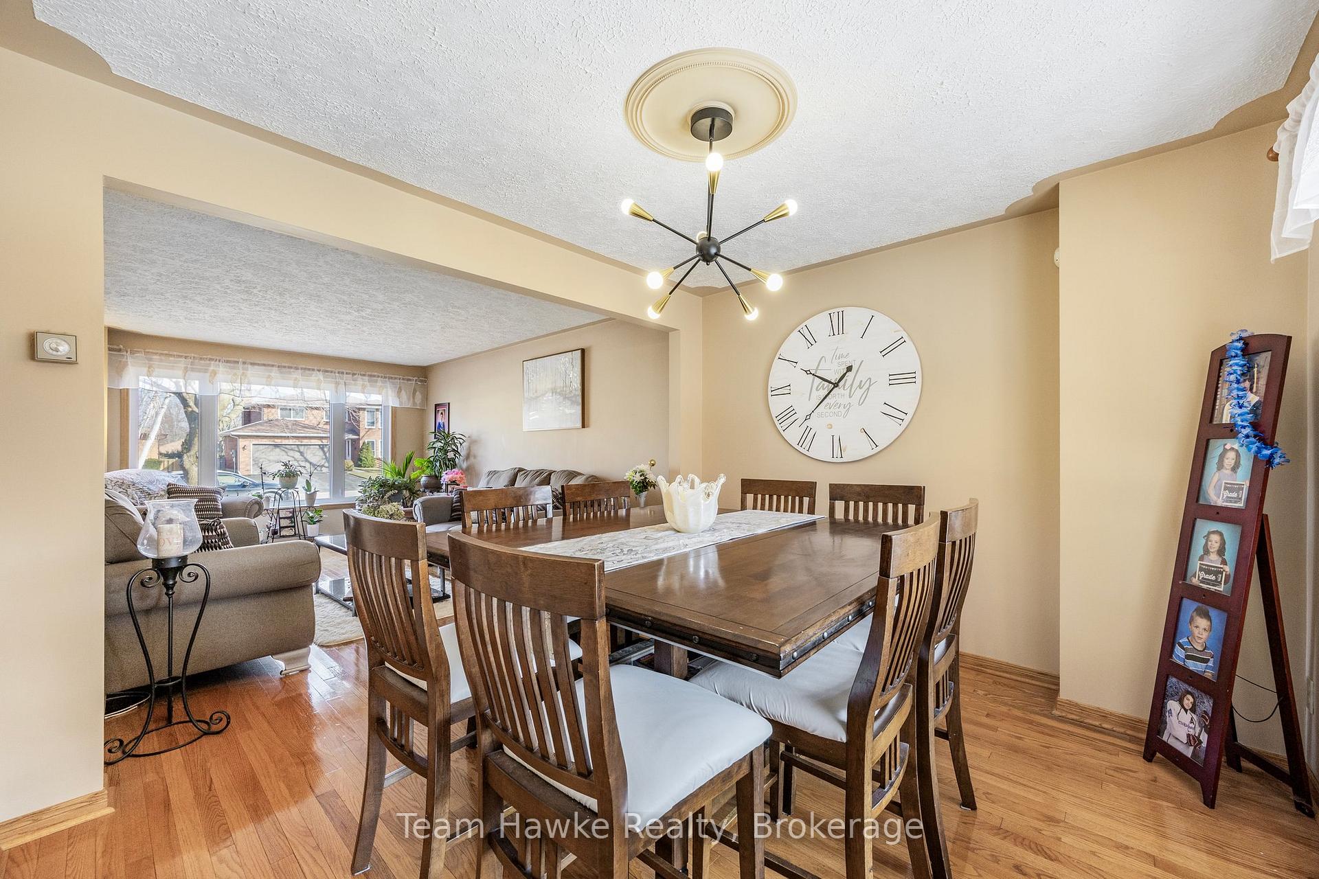 Photo 11 of 953 Playfair Road, Midland — HOMEH