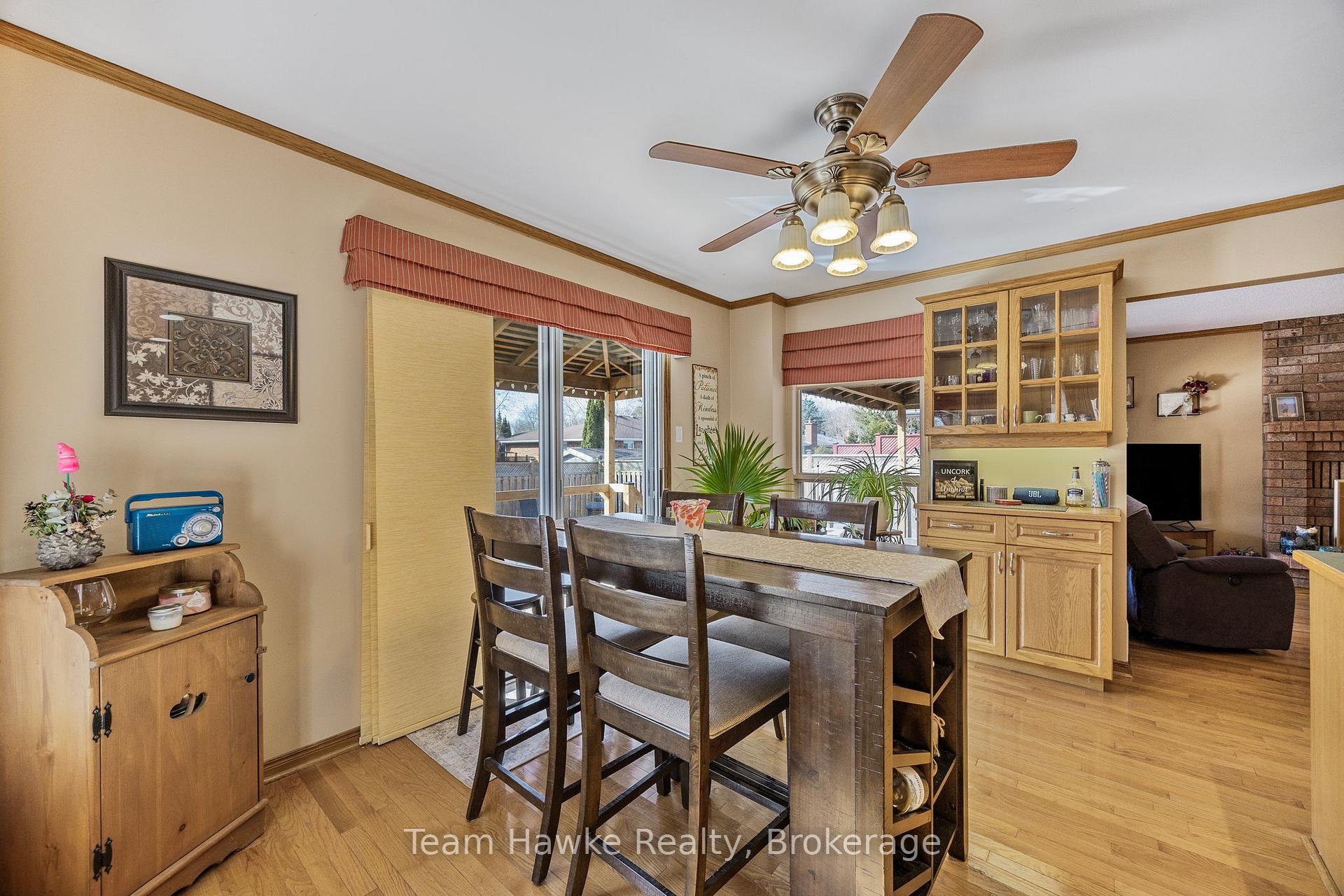 Photo 13 of 953 Playfair Road, Midland — HOMEH