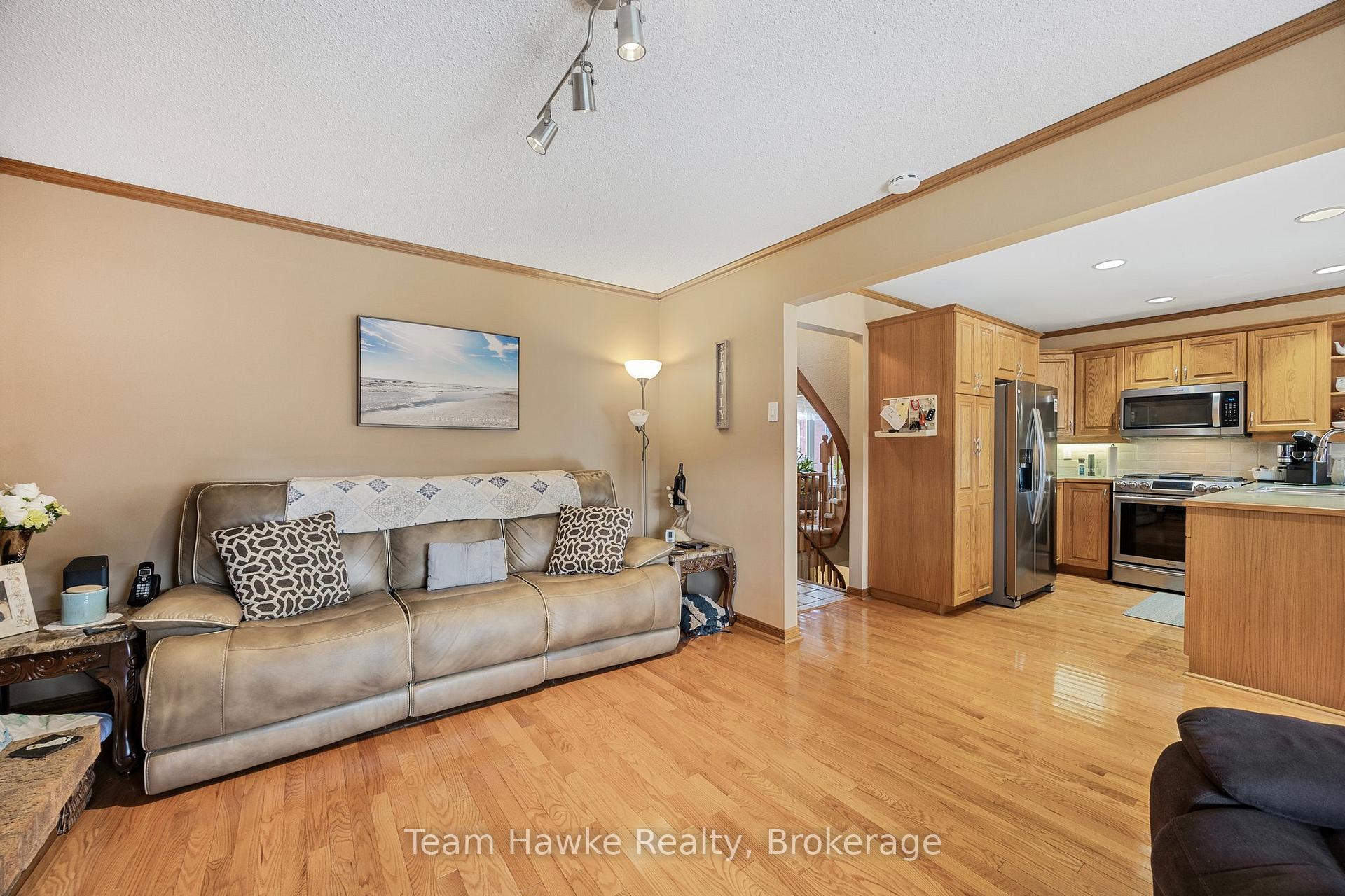 Photo 22 of 953 Playfair Road, Midland — HOMEH