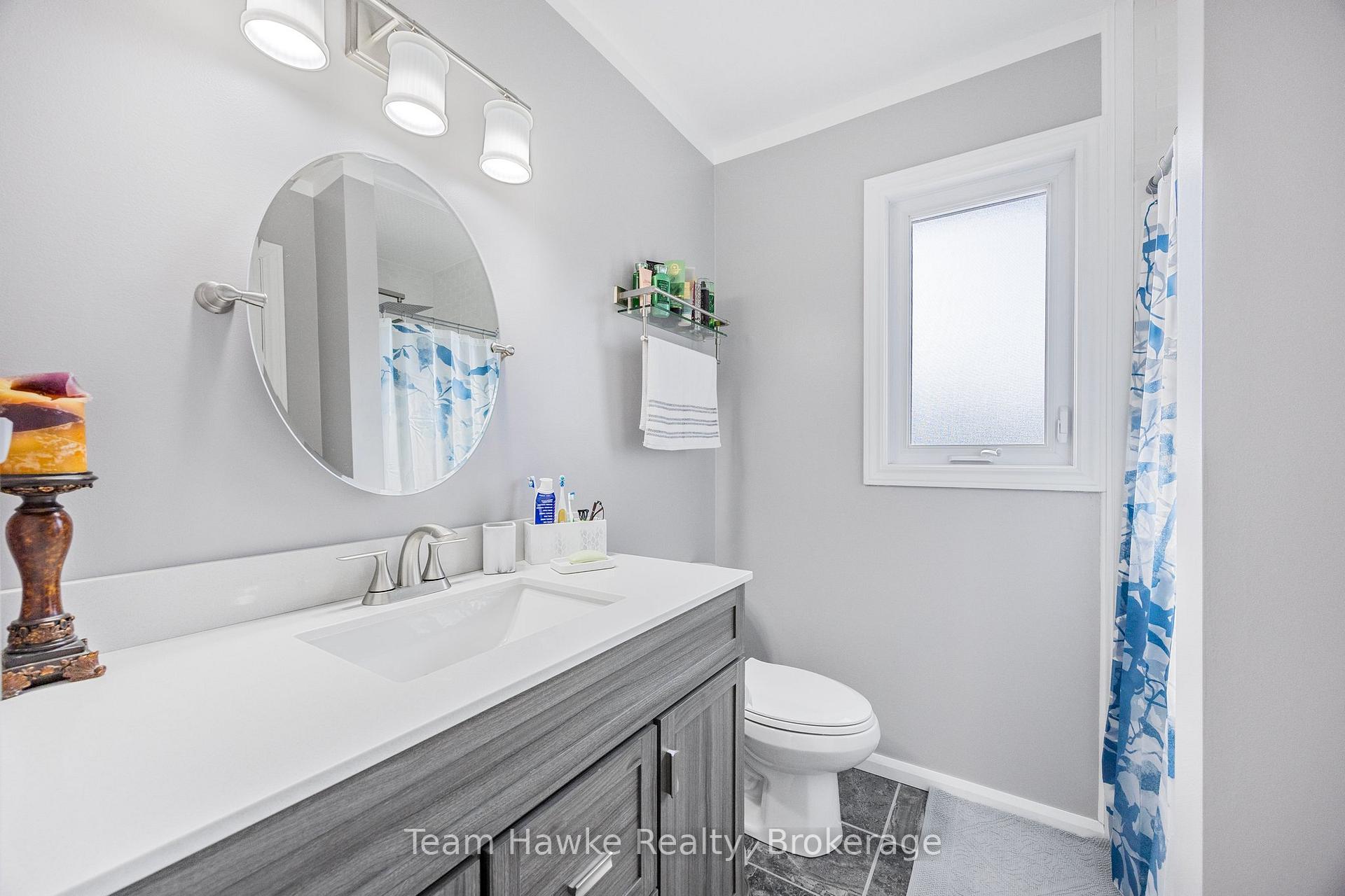 Photo 25 of 953 Playfair Road, Midland — HOMEH