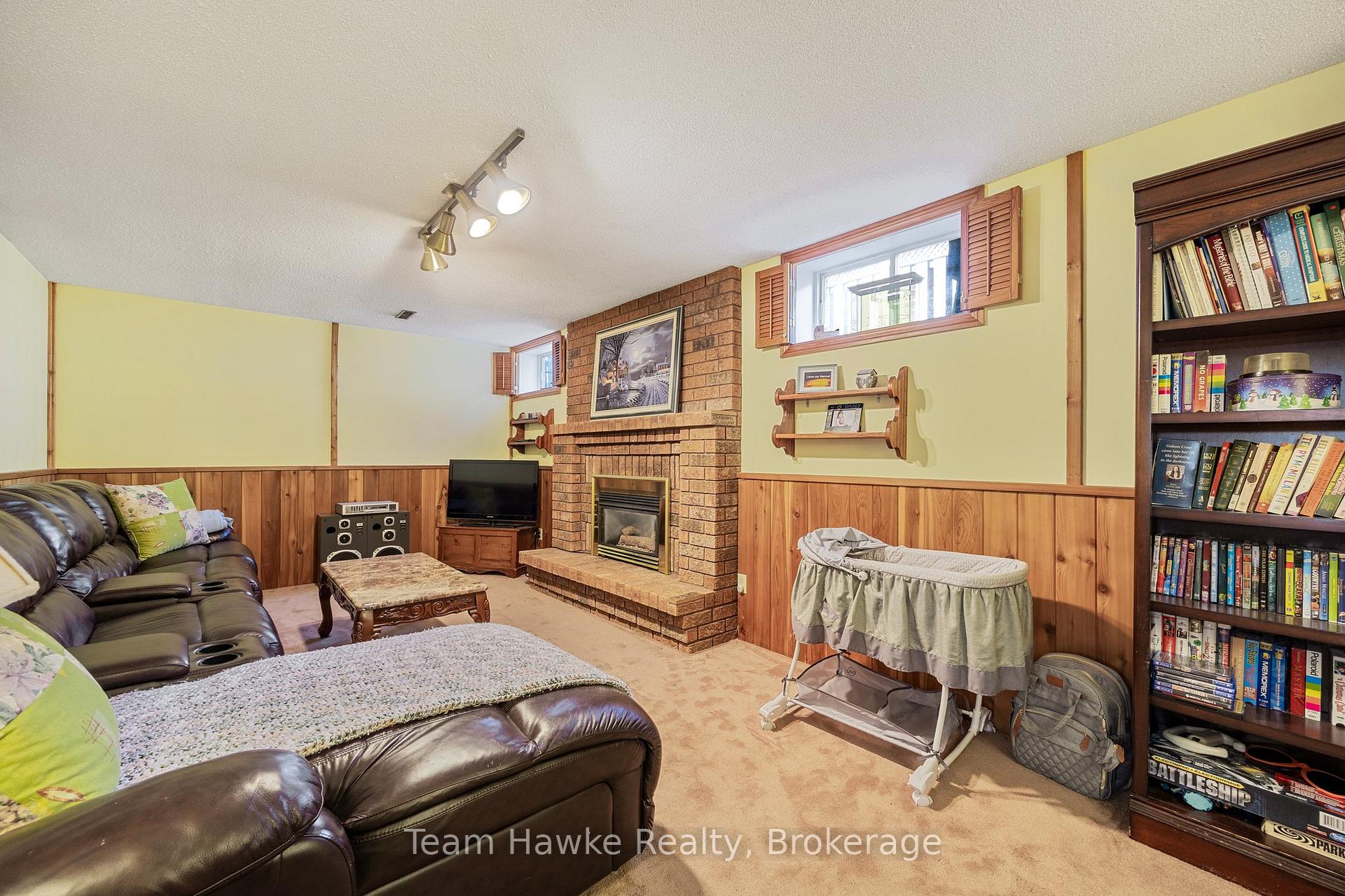 Photo 31 of 953 Playfair Road, Midland — HOMEH