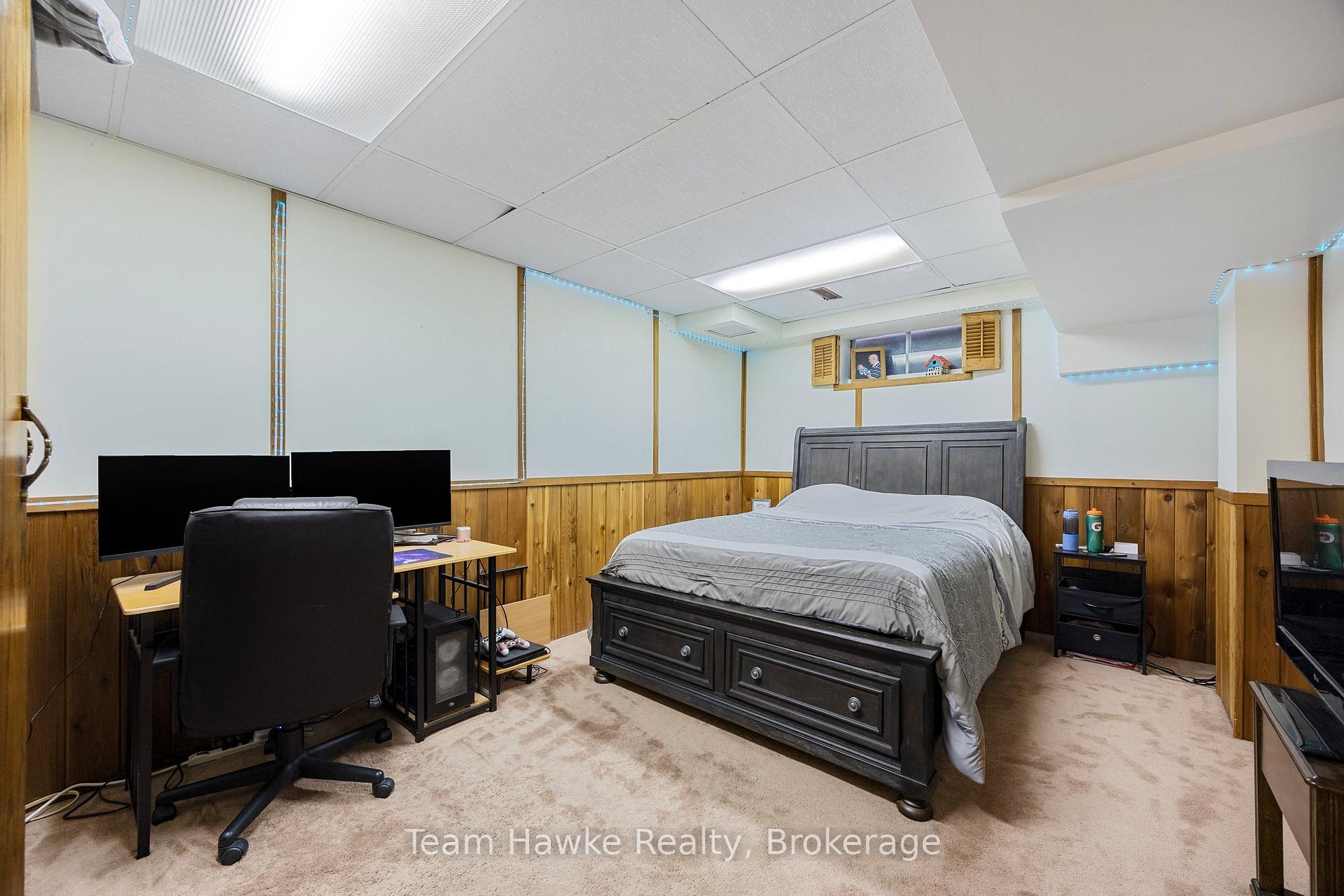 Photo 33 of 953 Playfair Road, Midland — HOMEH