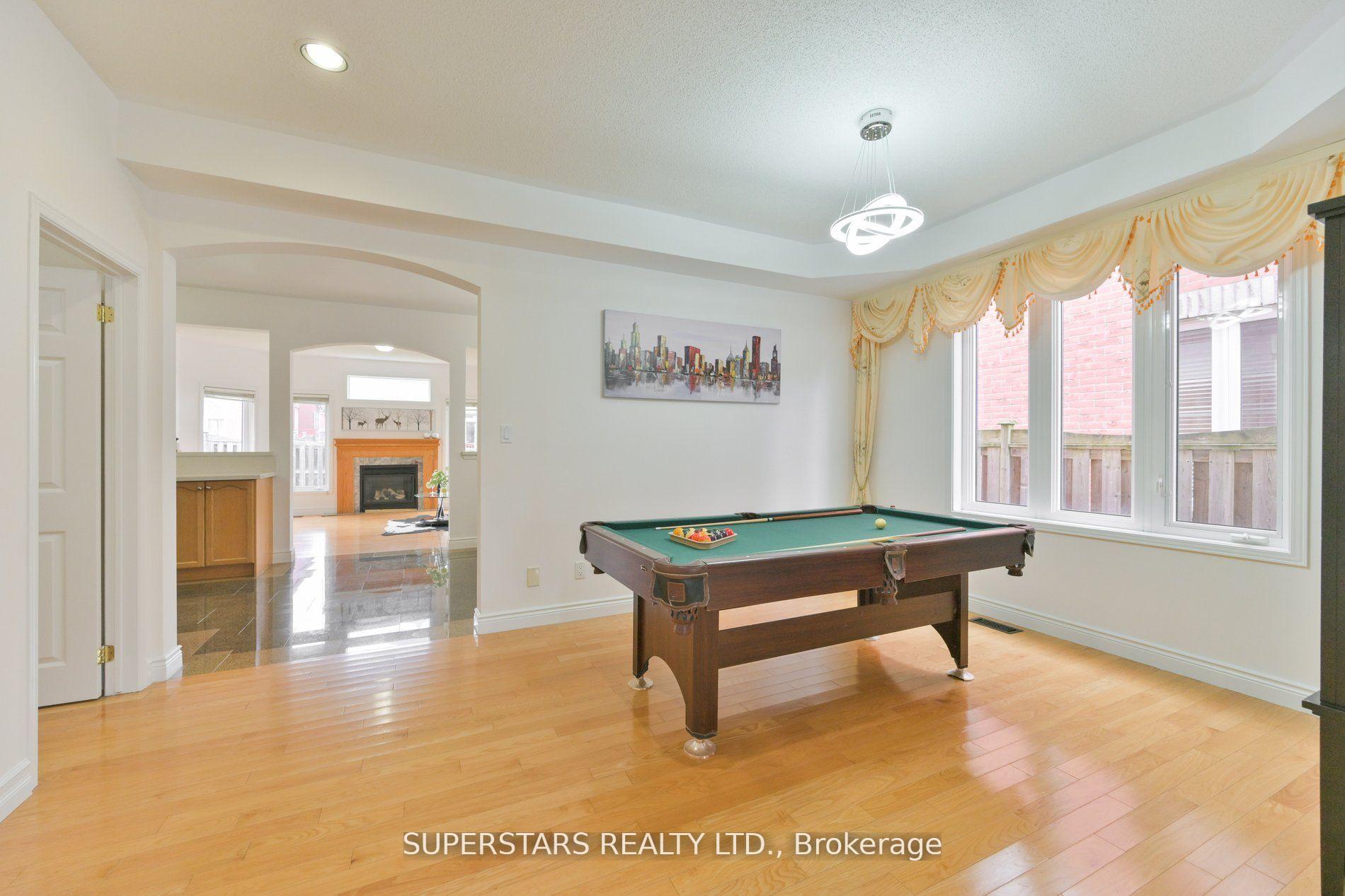 Photo 4 of 32 Thornton Street, Markham, Milliken Mills East — HOMEH