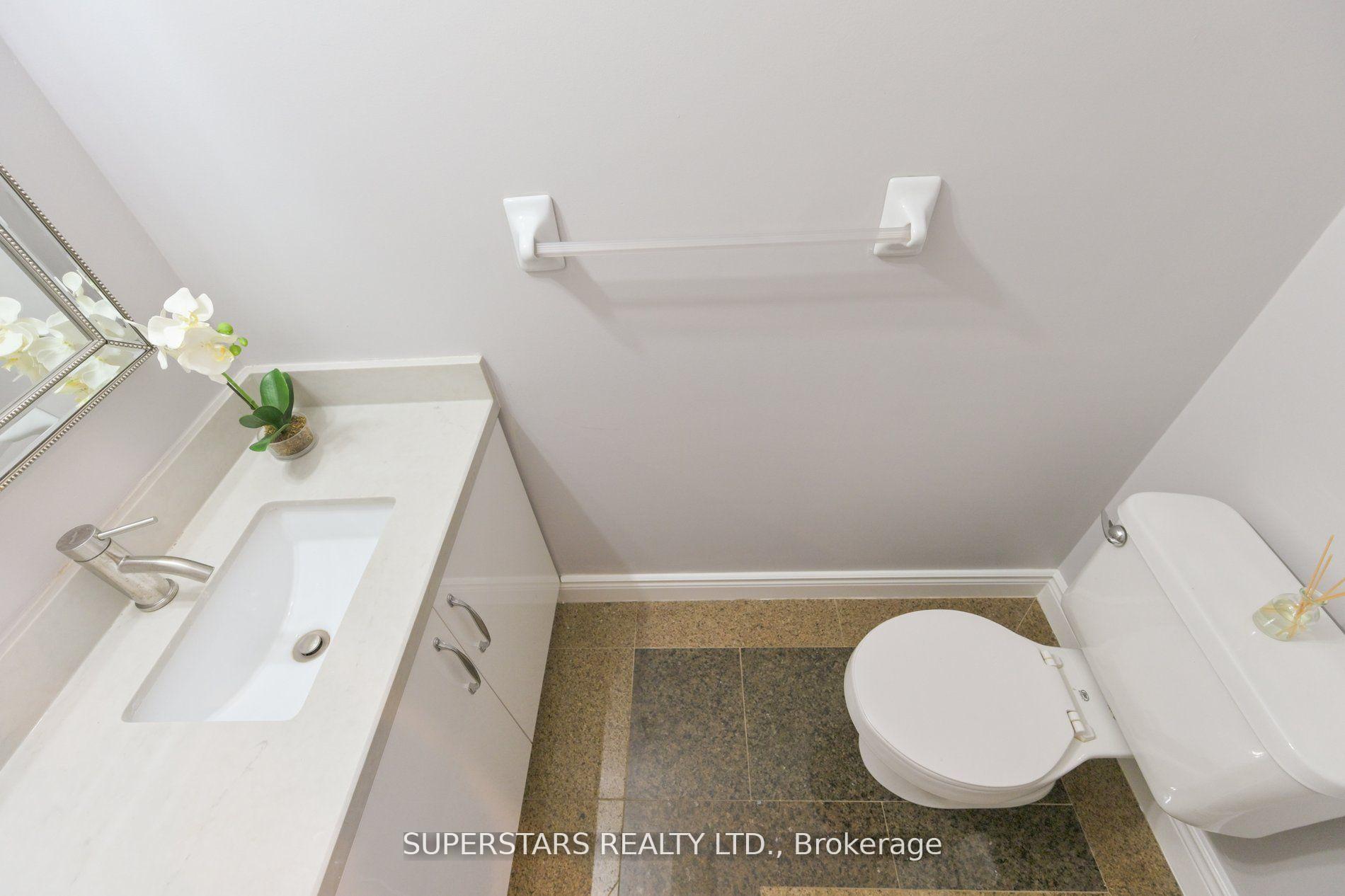 Photo 5 of 32 Thornton Street, Markham, Milliken Mills East — HOMEH