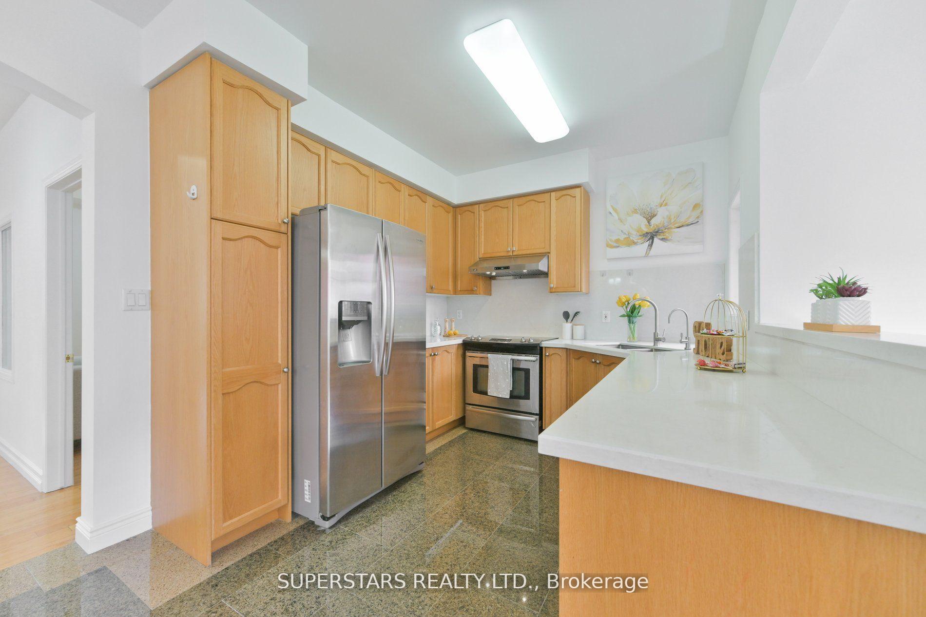 Photo 8 of 32 Thornton Street, Markham, Milliken Mills East — HOMEH