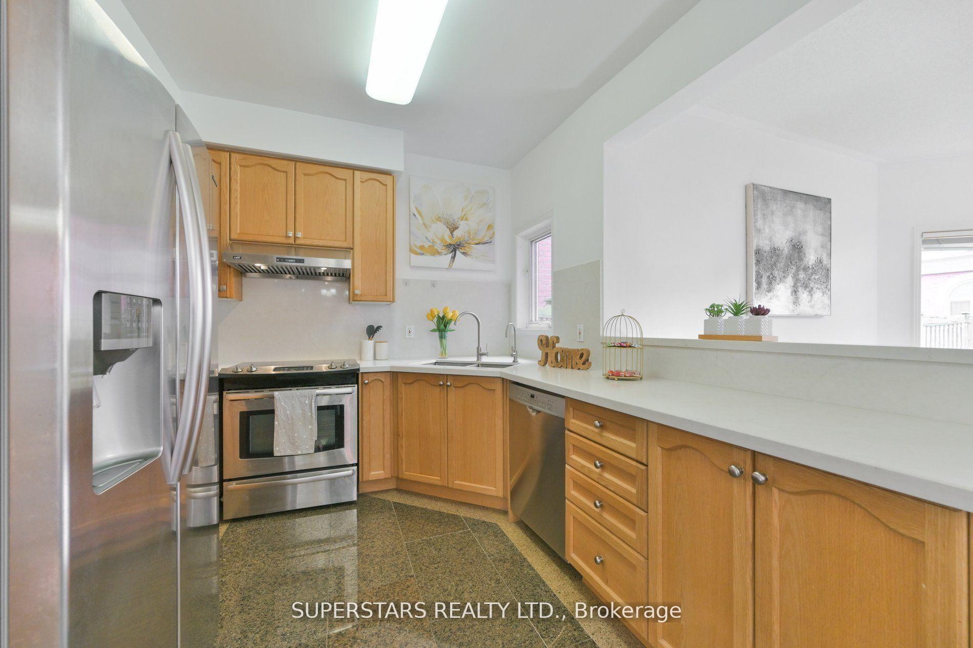 Photo 10 of 32 Thornton Street, Markham, Milliken Mills East — HOMEH