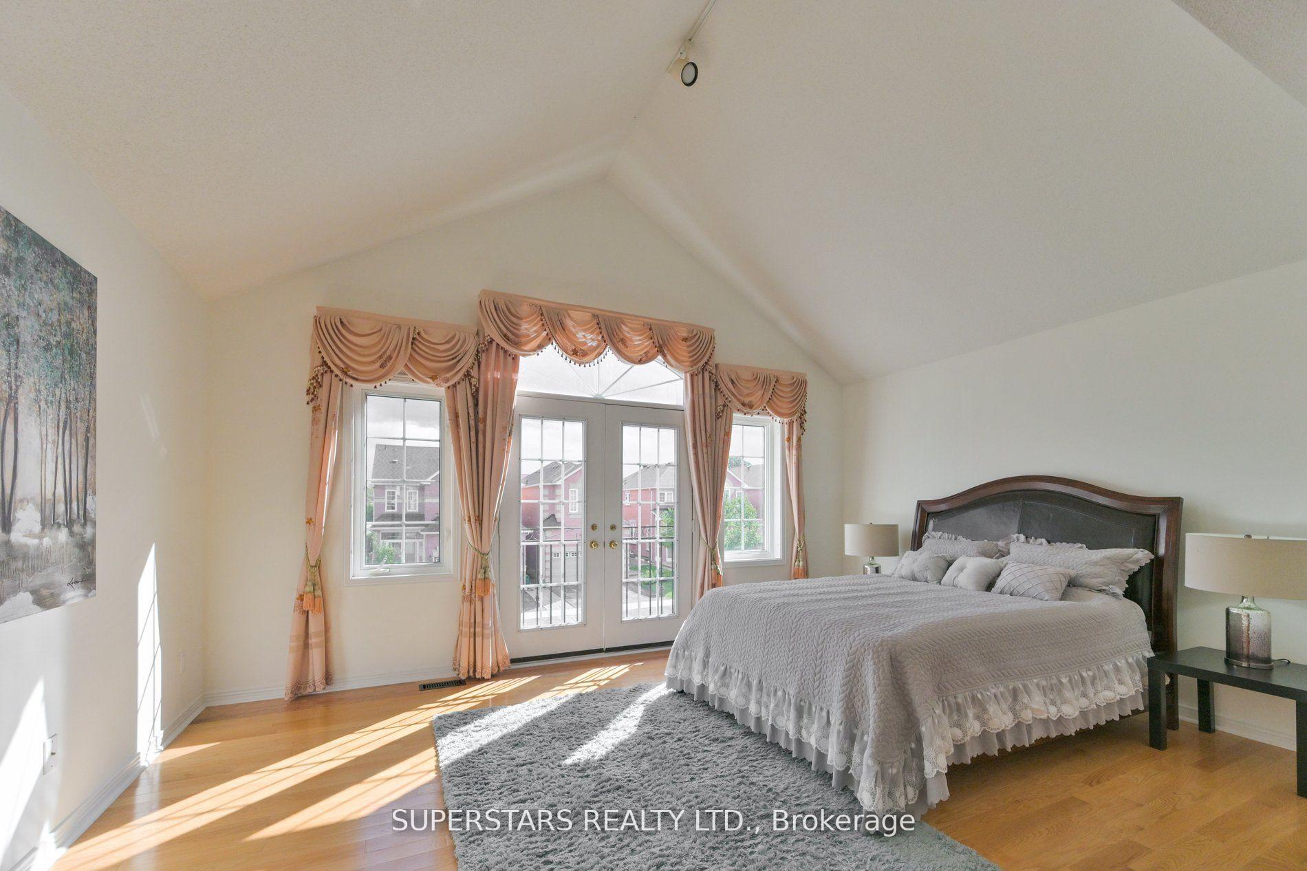 Photo 16 of 32 Thornton Street, Markham, Milliken Mills East — HOMEH