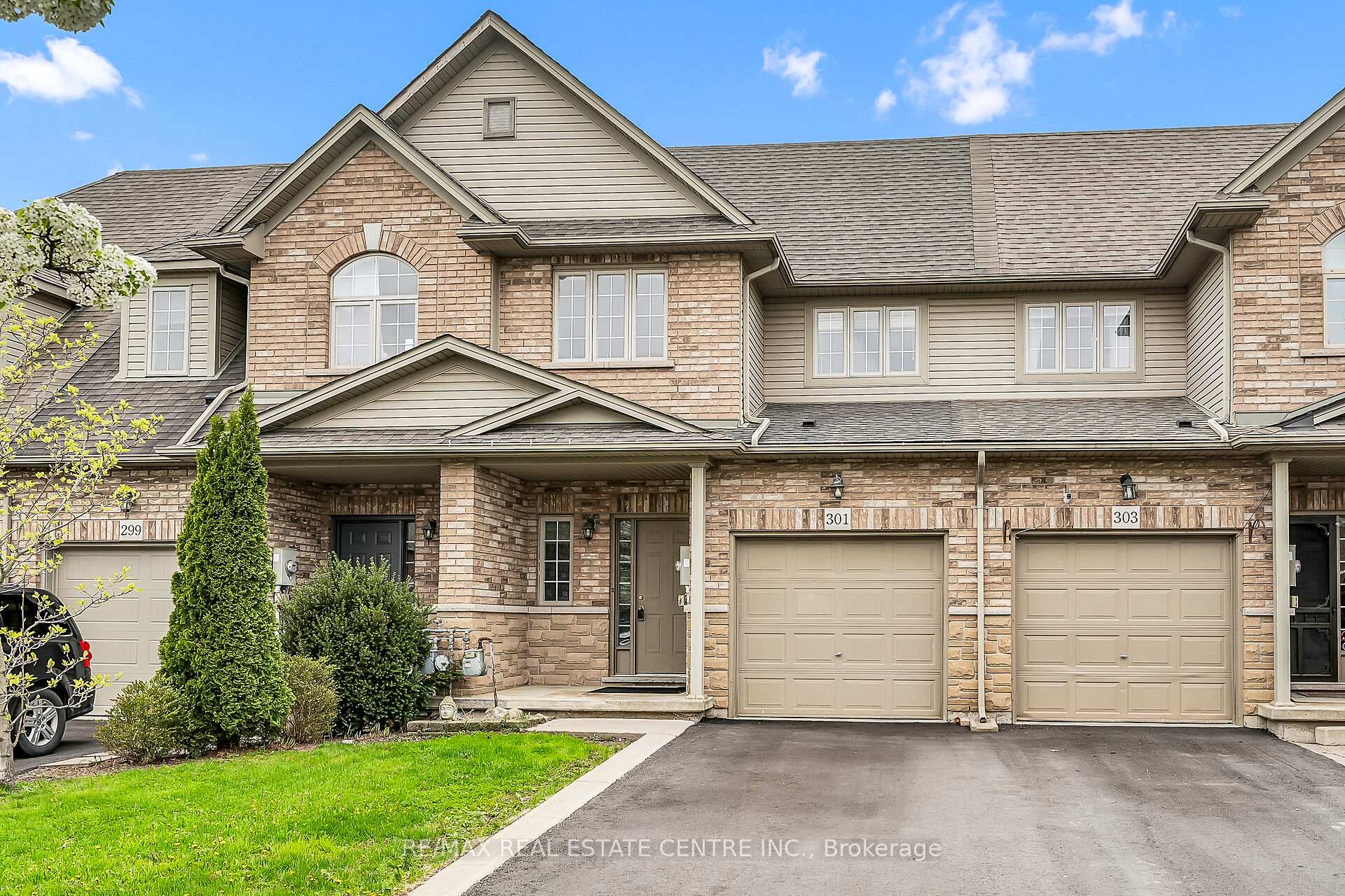 Photo 2 of 301 Southbrook Drive, Hamilton, Binbrook — HOMEH
