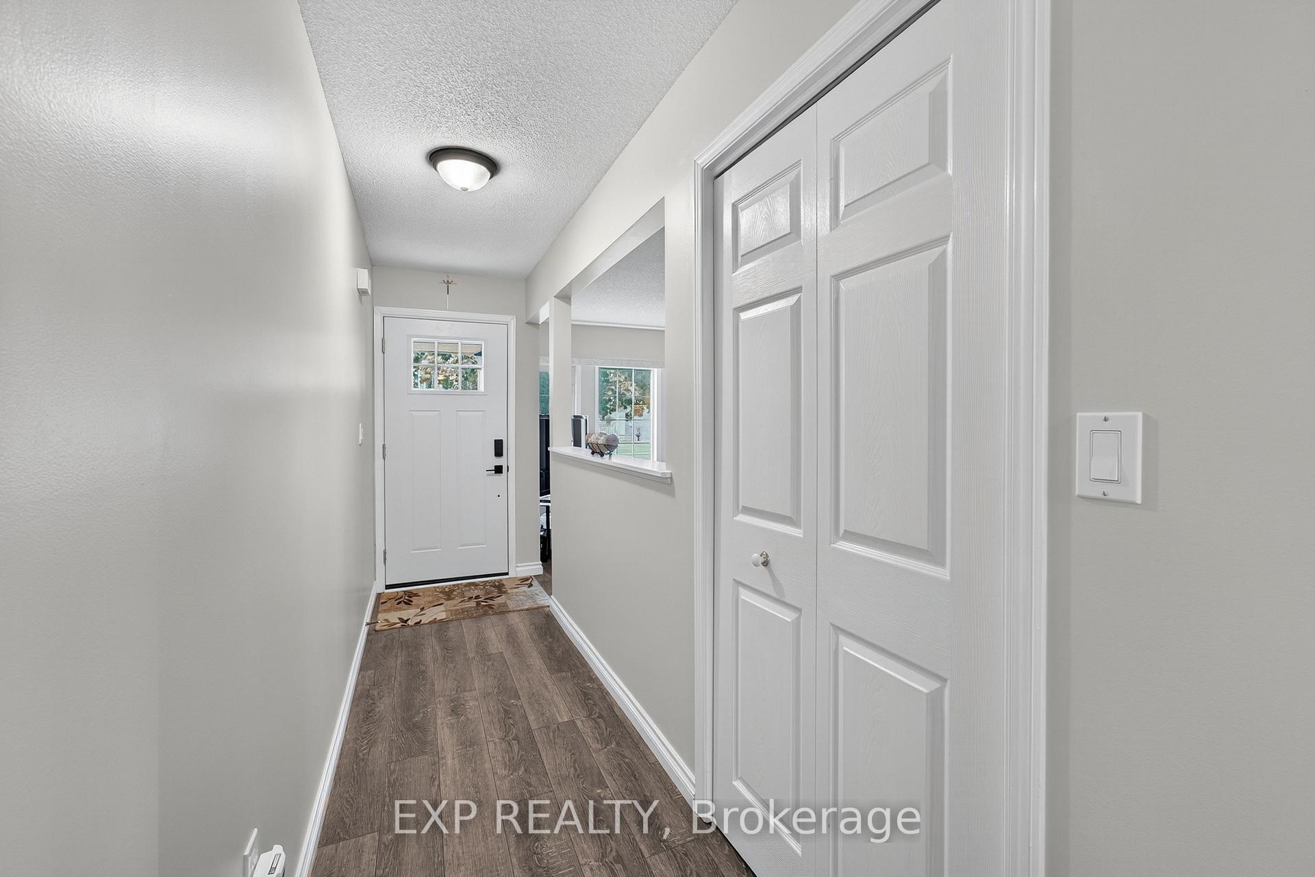 Photo 3 of 1045 Springfield Drive, Kingston, City Southwest — HOMEH