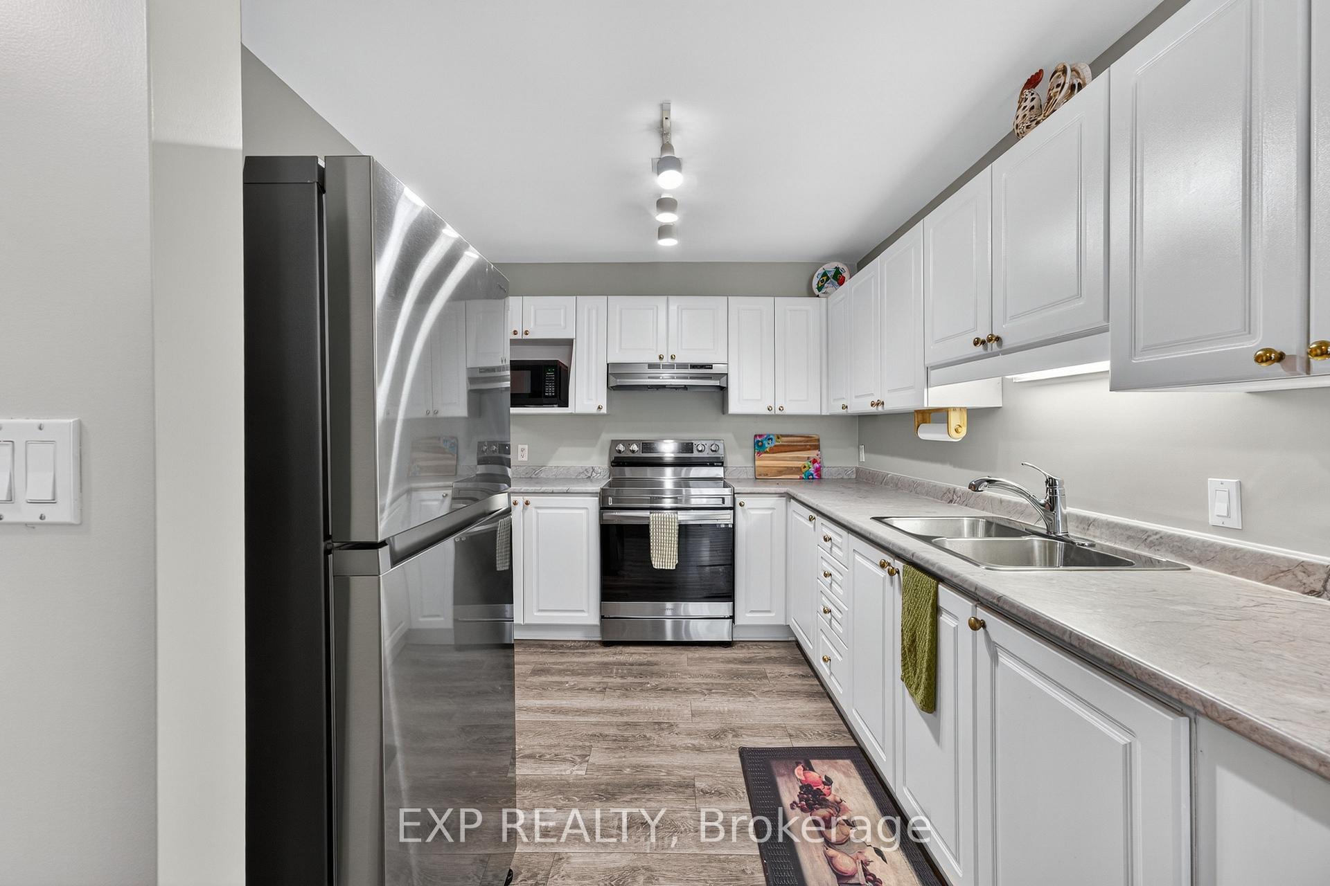 Photo 5 of 1045 Springfield Drive, Kingston, City Southwest — HOMEH