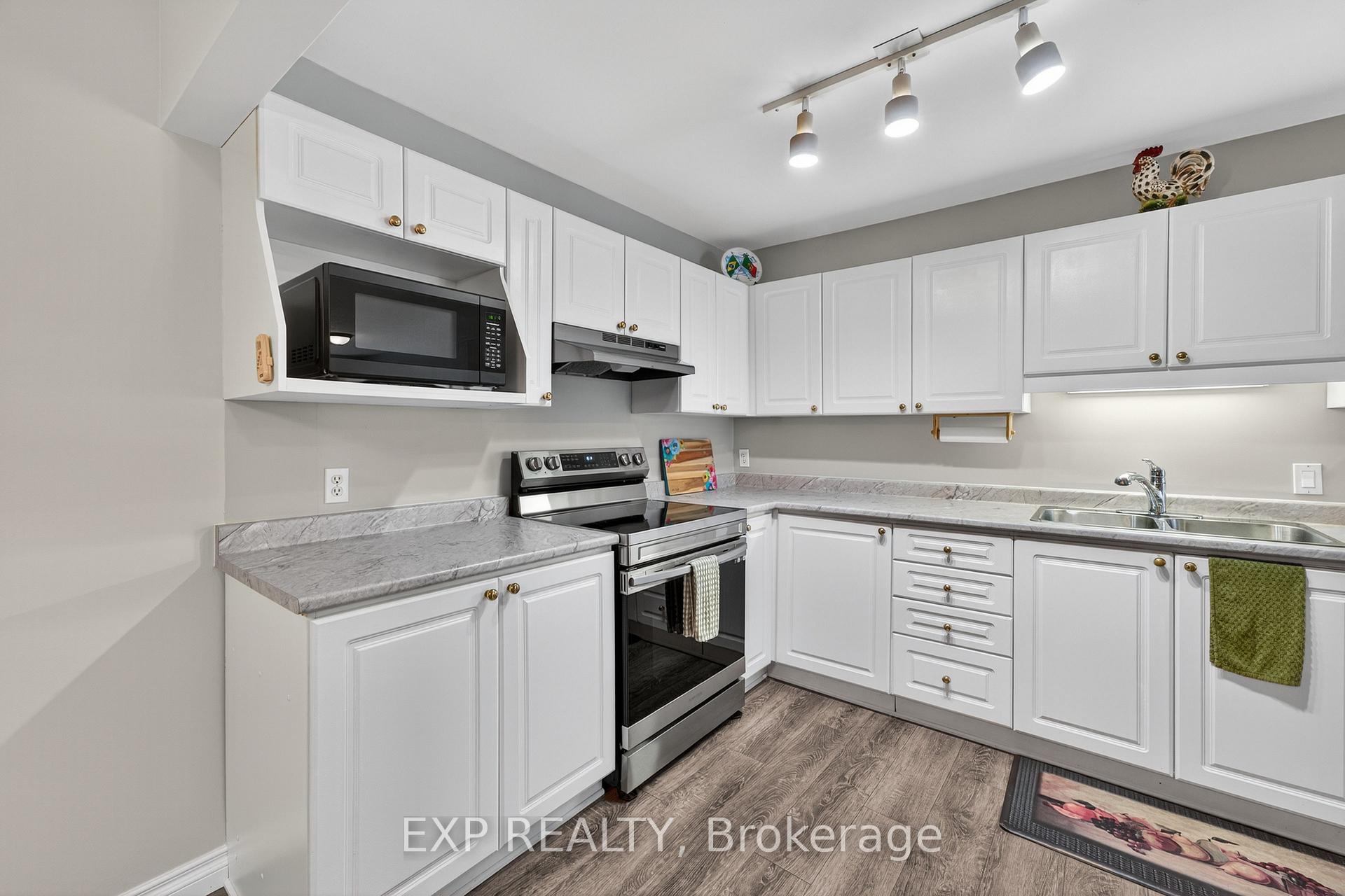 Photo 6 of 1045 Springfield Drive, Kingston, City Southwest — HOMEH