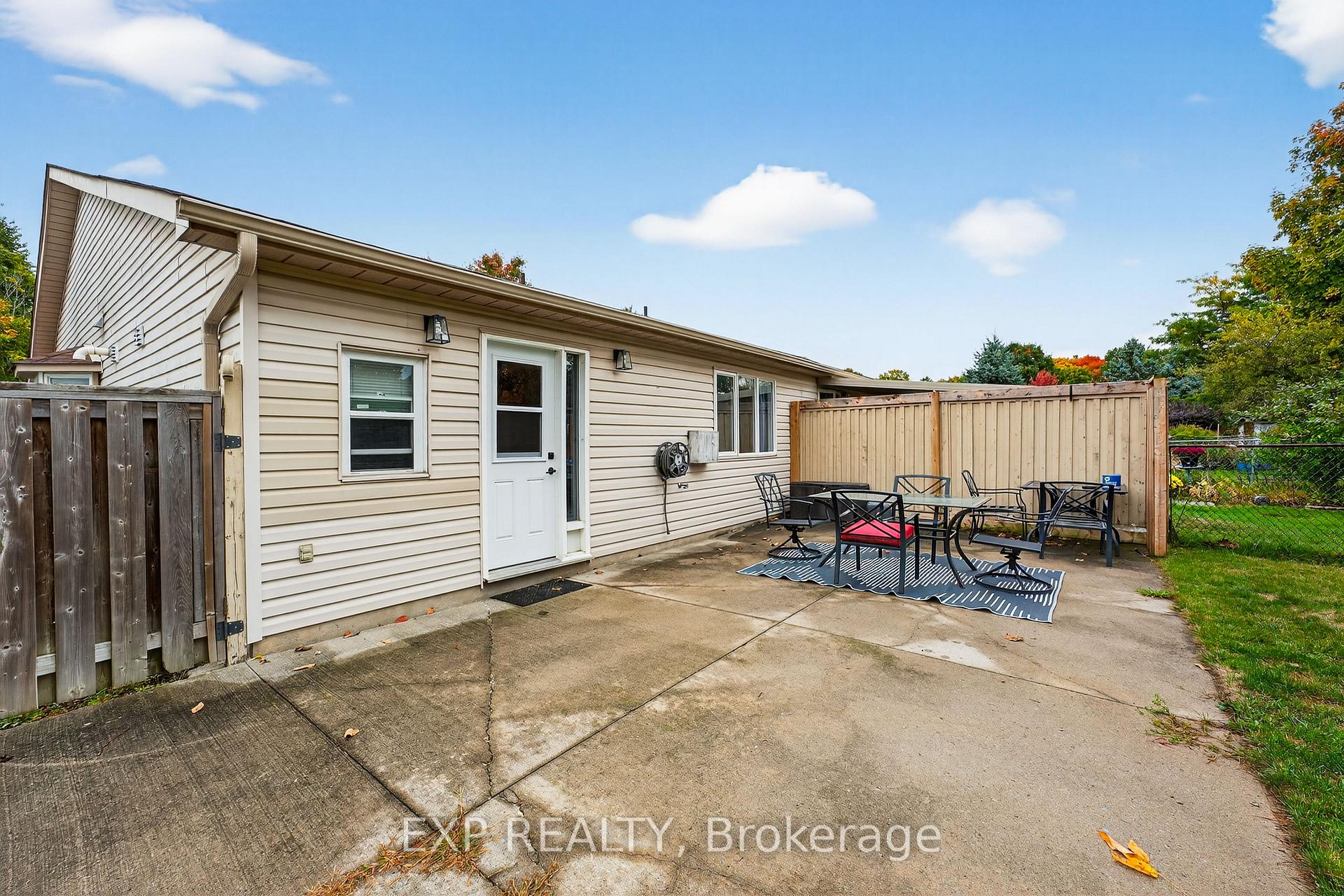 Photo 18 of 1045 Springfield Drive, Kingston, City Southwest — HOMEH