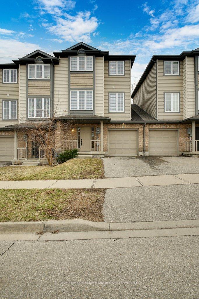 Photo 2 of 40 Tudor Street, Kitchener, Huron Park — HOMEH