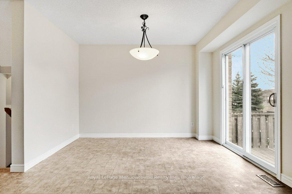 Photo 10 of 40 Tudor Street, Kitchener, Huron Park — HOMEH