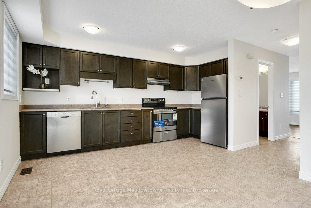 Photo 12 of 40 Tudor Street, Kitchener, Huron Park — HOMEH